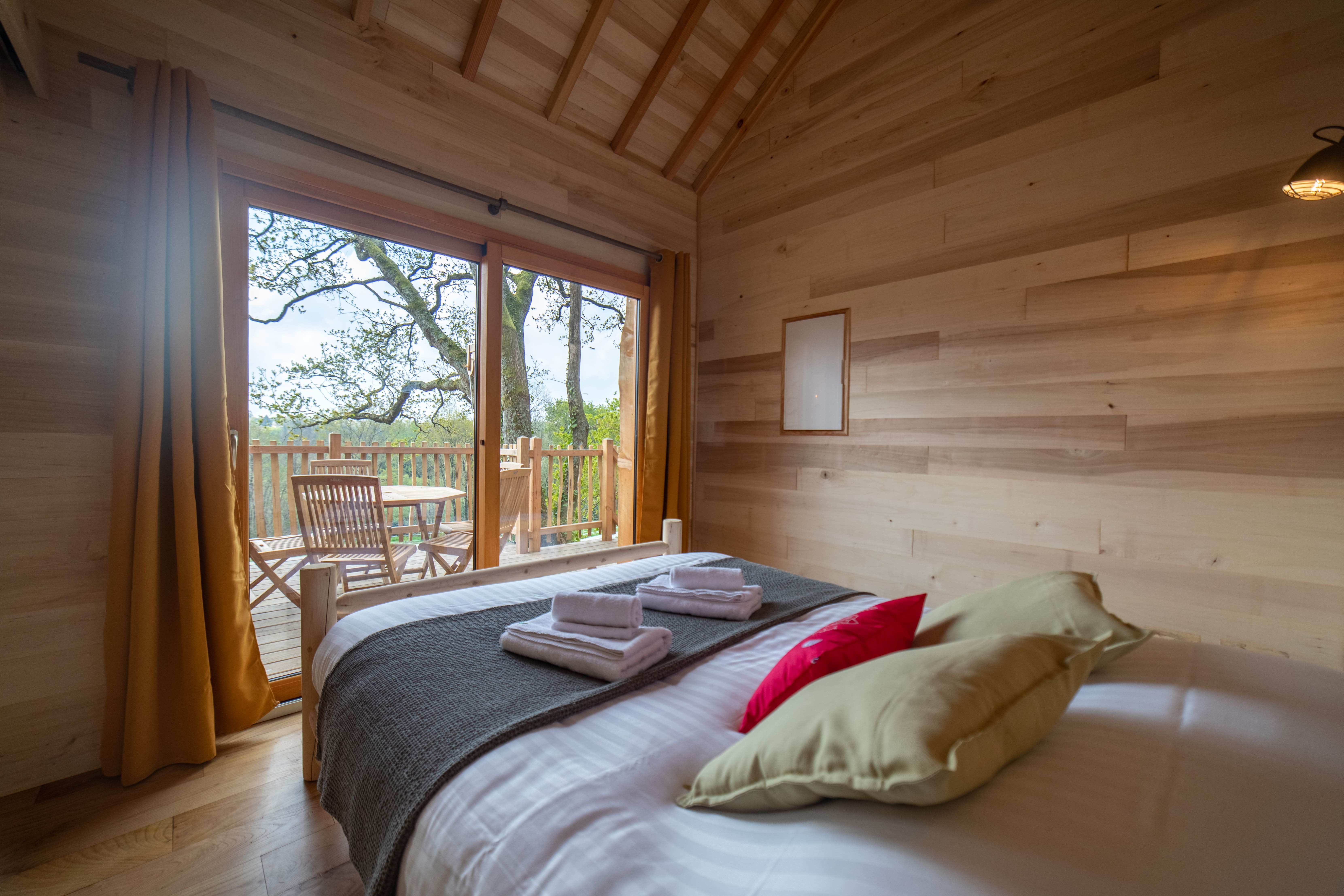 Cabane Spa Harris : une évasion sur pilotis en Bretagne à Pleyber-Christ — espace de vie
