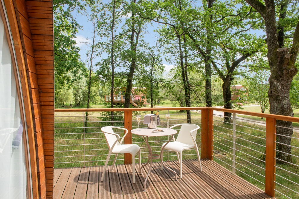 Lodge avec Terrasse Privative — Hébergement insolite à Loir-et-Cher à Cour Cheverny — cuisine