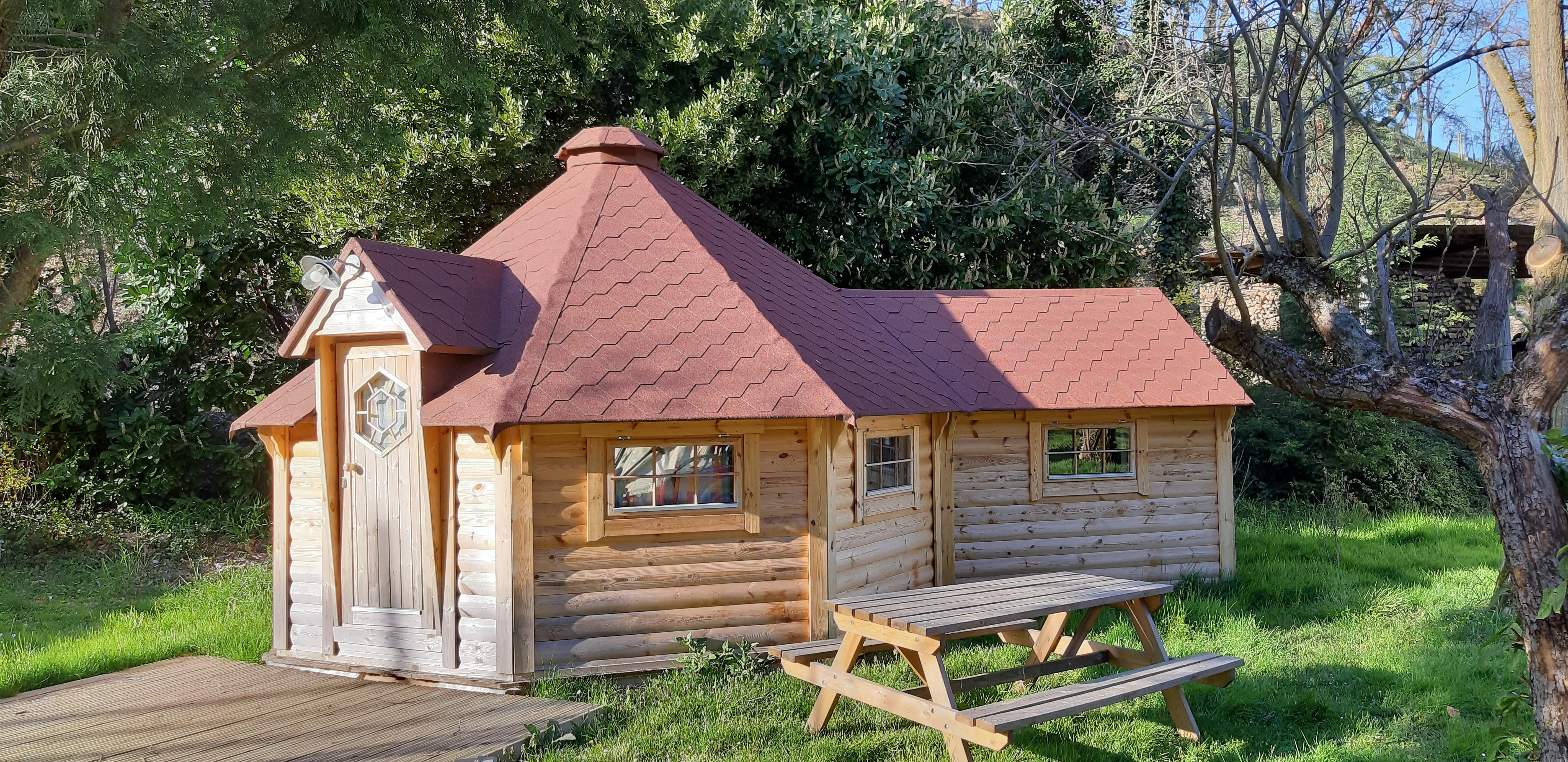 Kota finlandais — Cabane avec terrasse à Ardèche