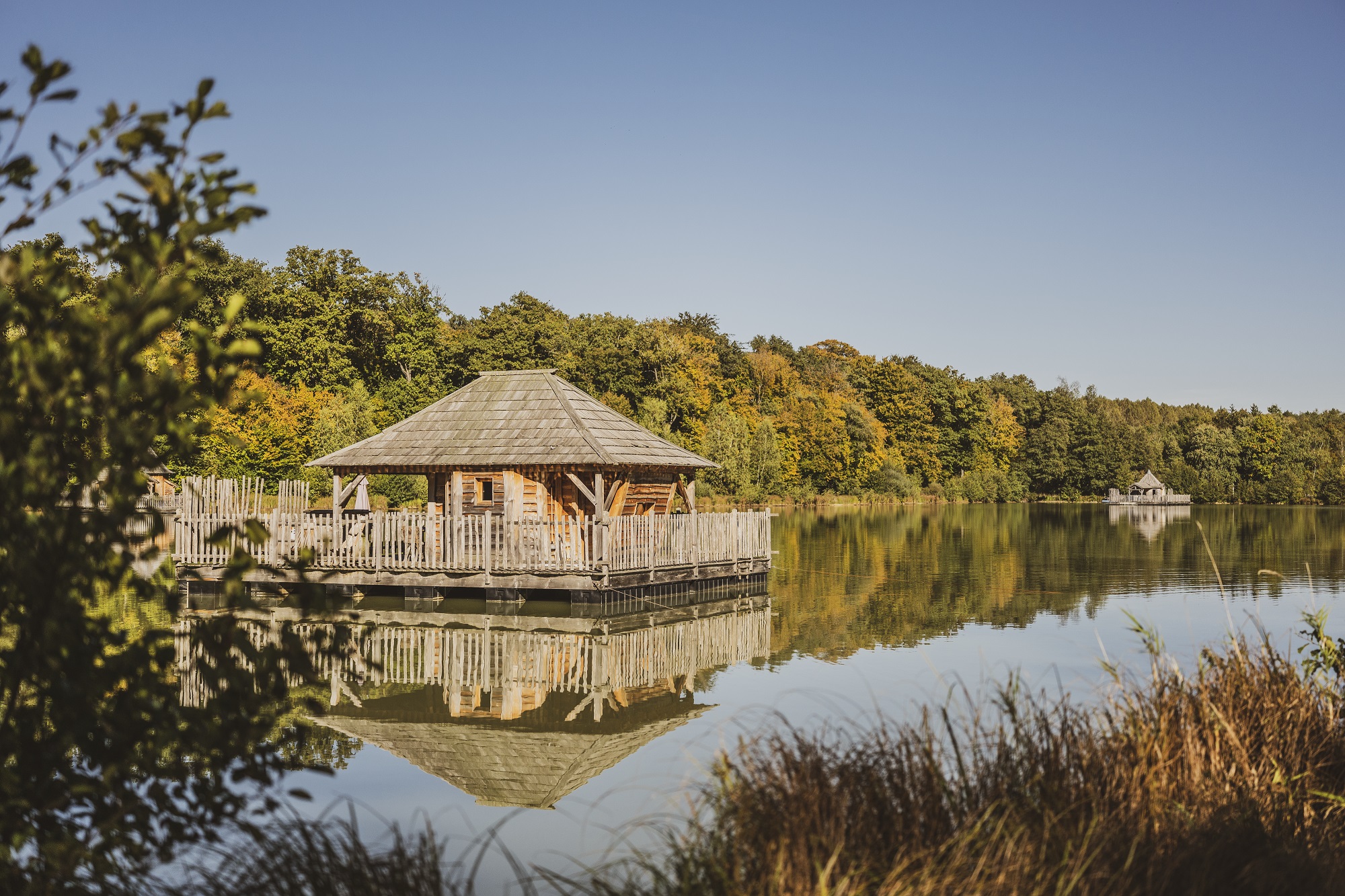 Cabane Spa Miroir : une évasion flottante en Franche-Comté