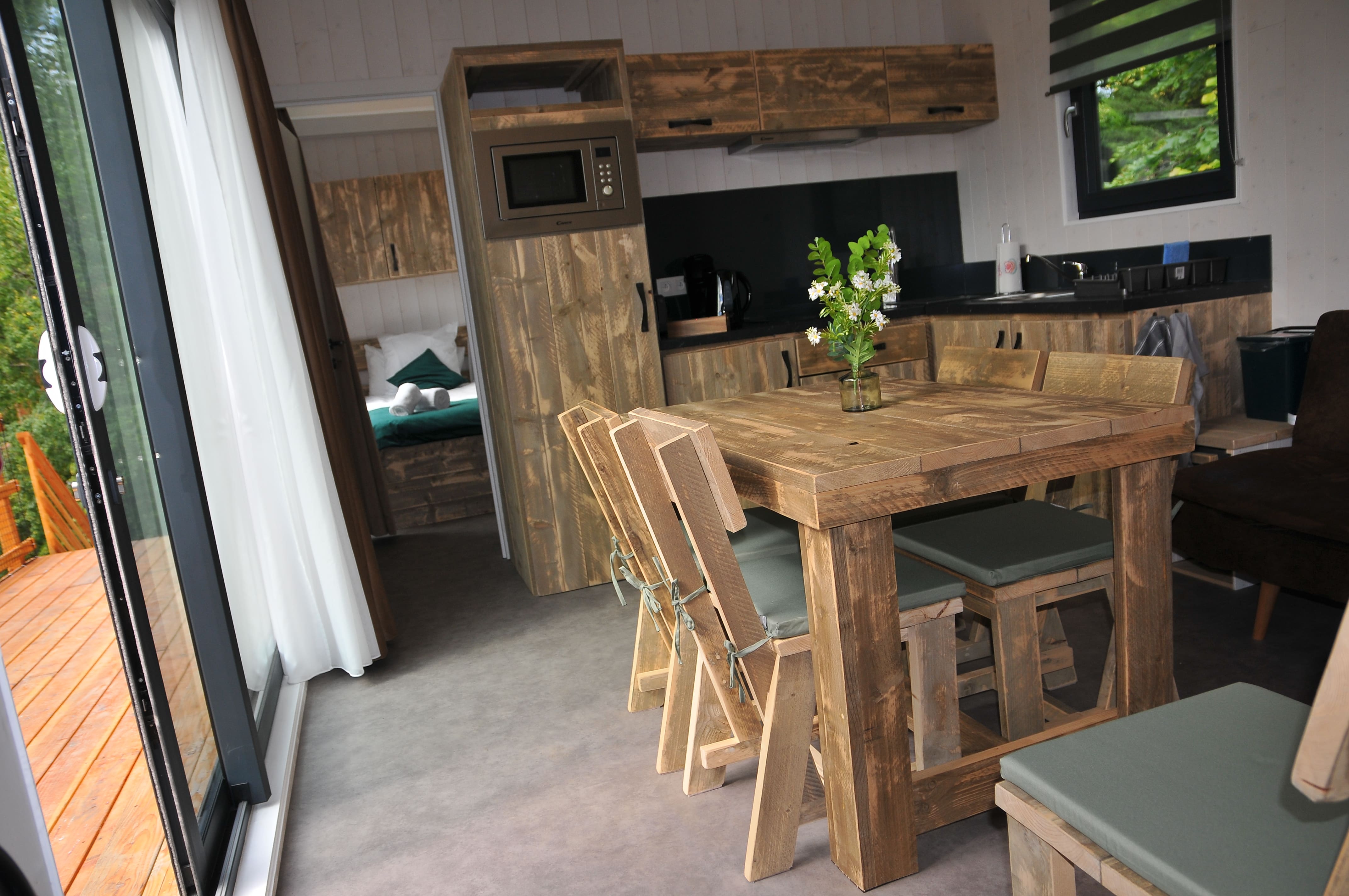 Cabane LUERN & Spa : une évasion sensorielle en Auvergne à Vic-Le-Comte — espace de vie