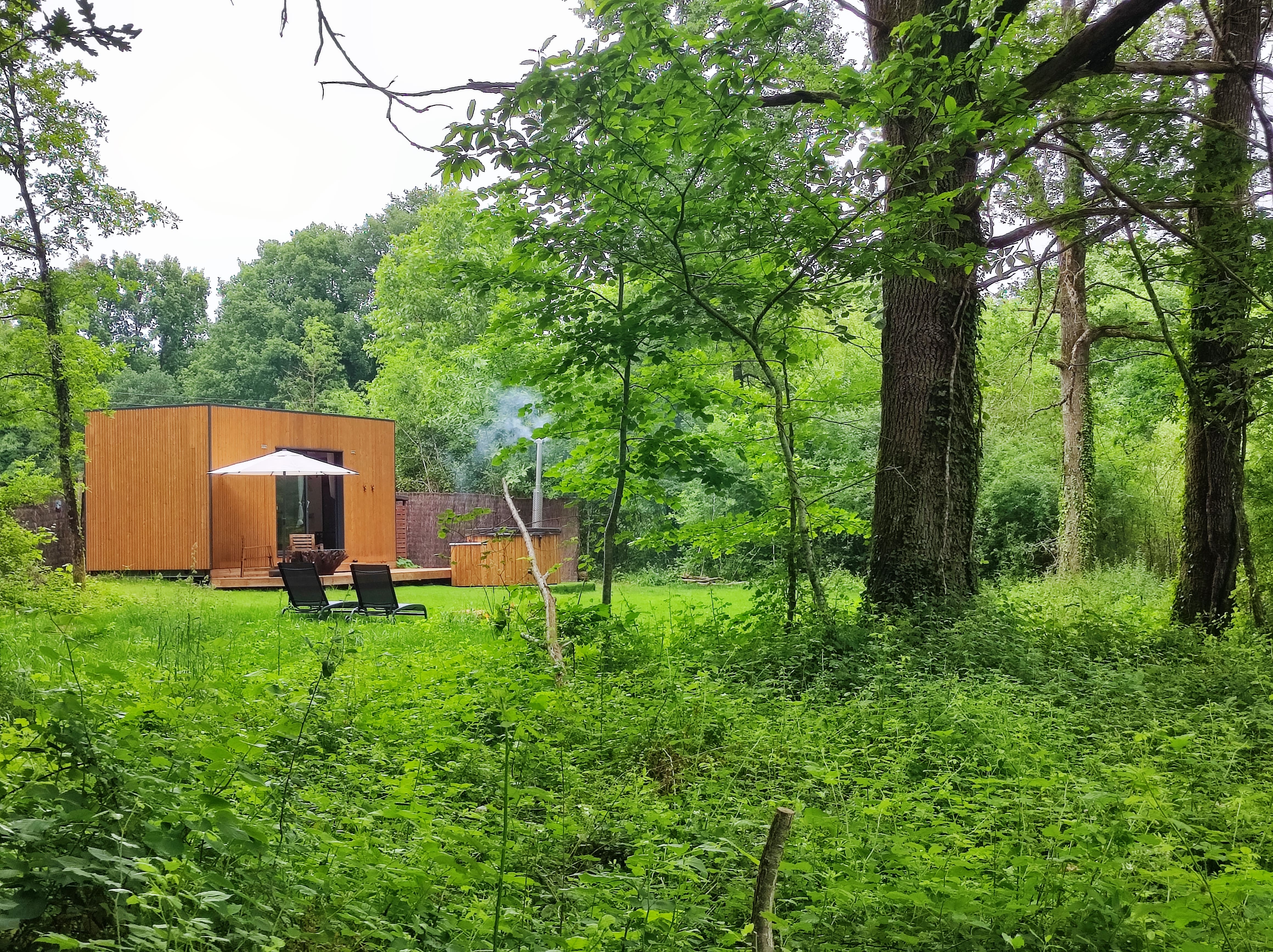 La Démaillère — Cabane avec jacuzzi à Châteauneuf-sur-Loire