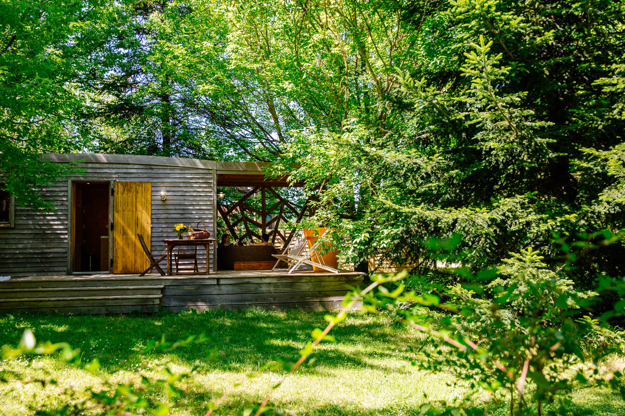 Oenolodge avec spa : une évasion sensorielle en Aquitaine
