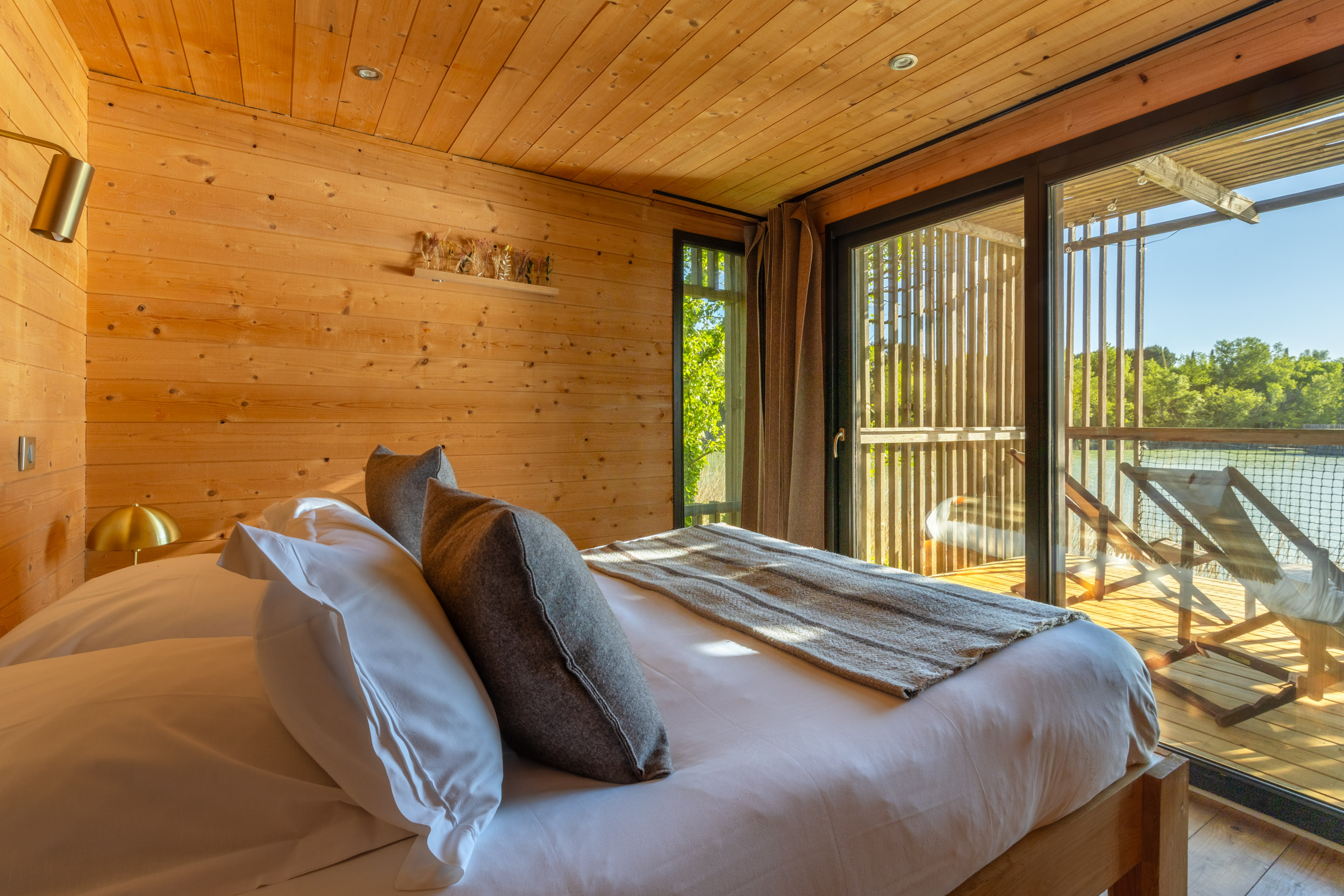 Cabane Spa Bohème : une expérience unique sur pilotis à Sorgues — salle de bain