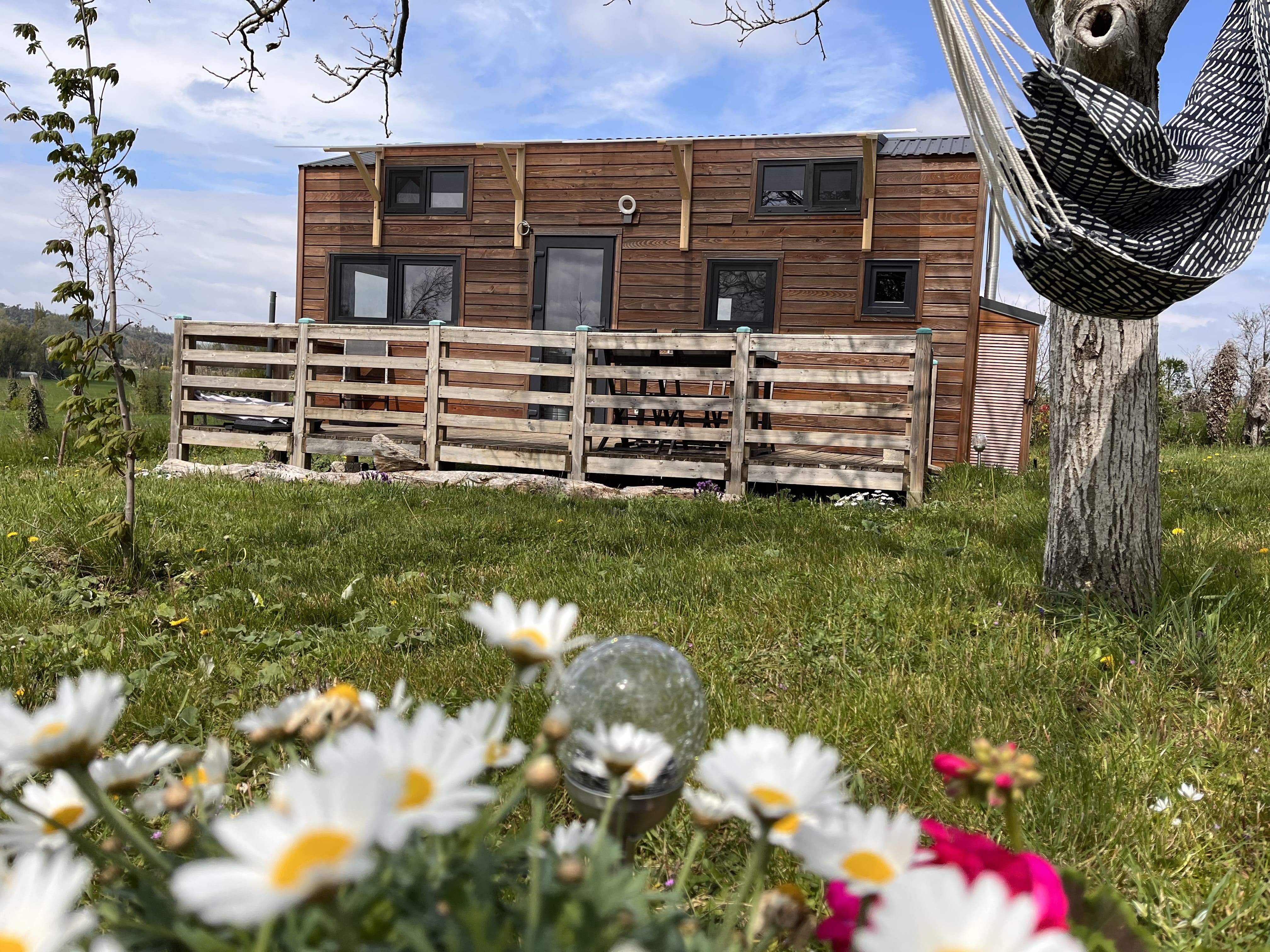 Photo 6/9 — Tiny House « La Tiny House Adorée : un cocon moderne en pleine nature » à Montmeyran Drôme