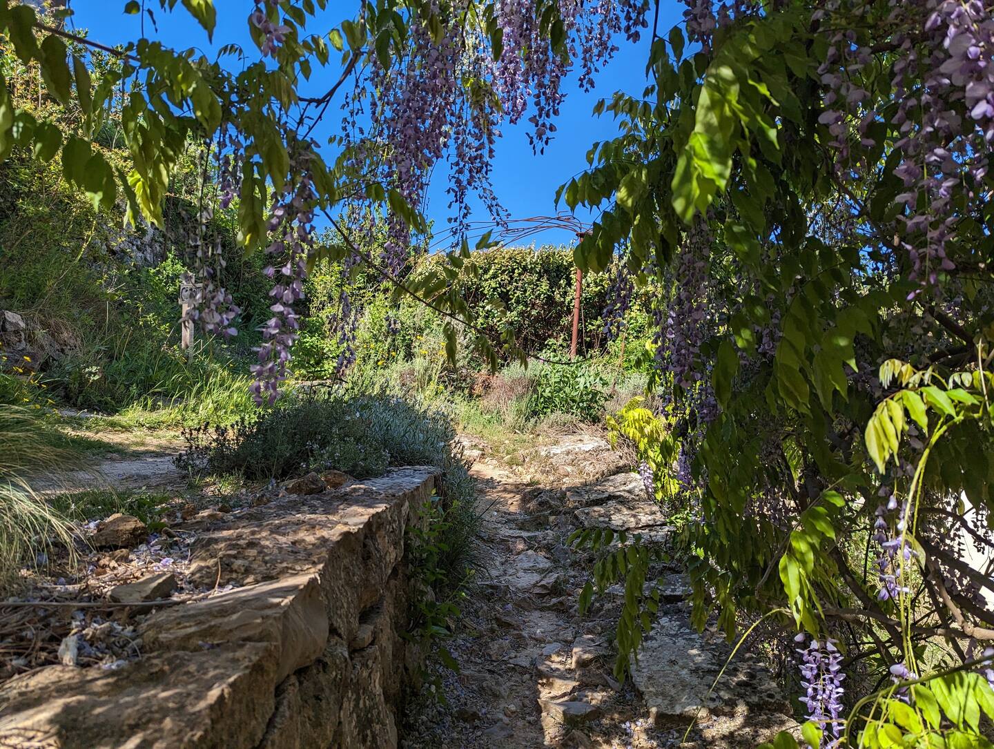 Cabayourte en Ecolieu — Yourte avec spa à La Mauvaise Herbe, Var à La Mauvaise Herbe — détail architectural