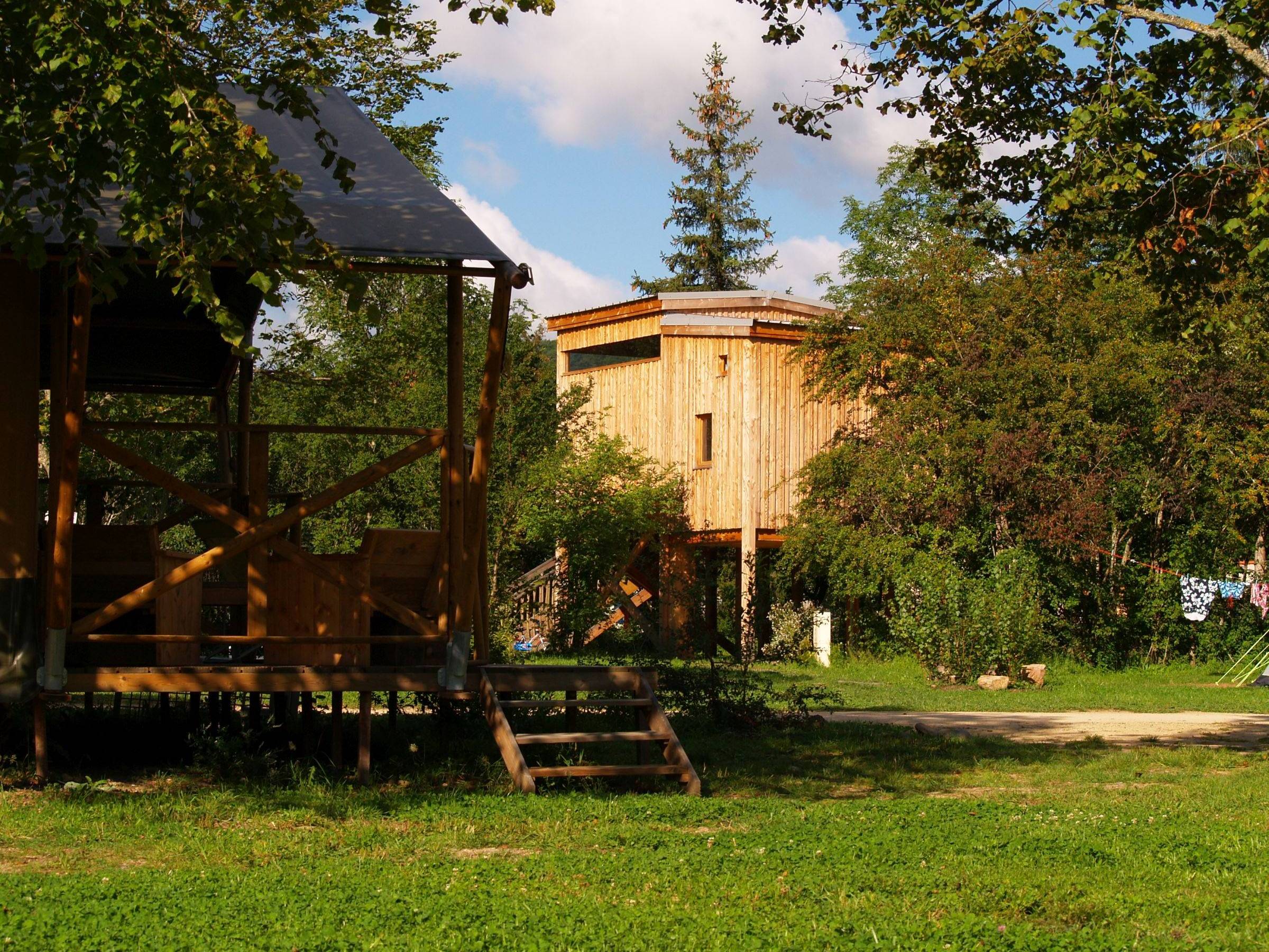 Un lodge safari au cœur de l'Auvergne à Chamalières-Sur-Loire — vue depuis la terrasse