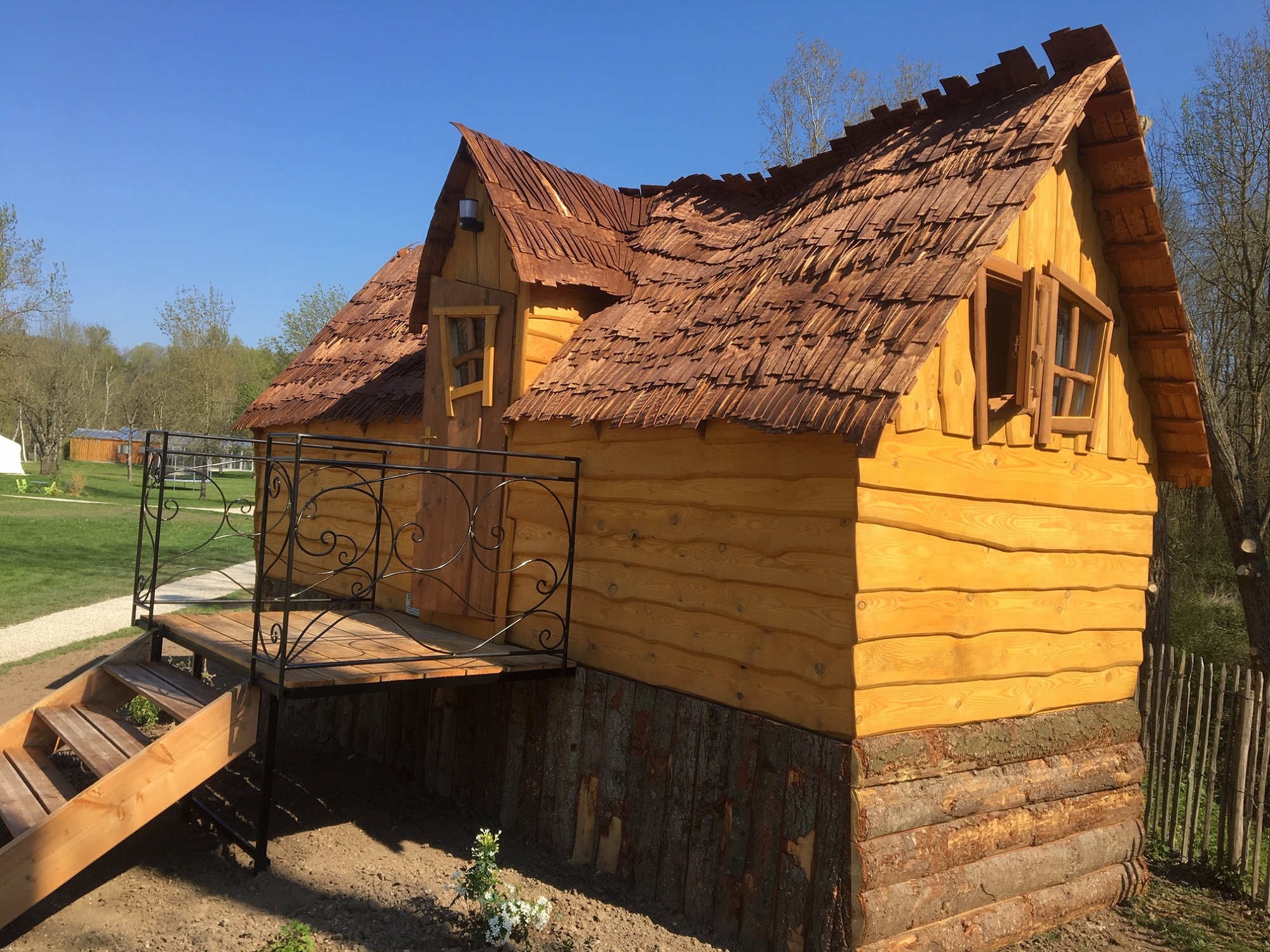 Cabane magique au cœur des châteaux de la Loire à Angé — vue intérieure