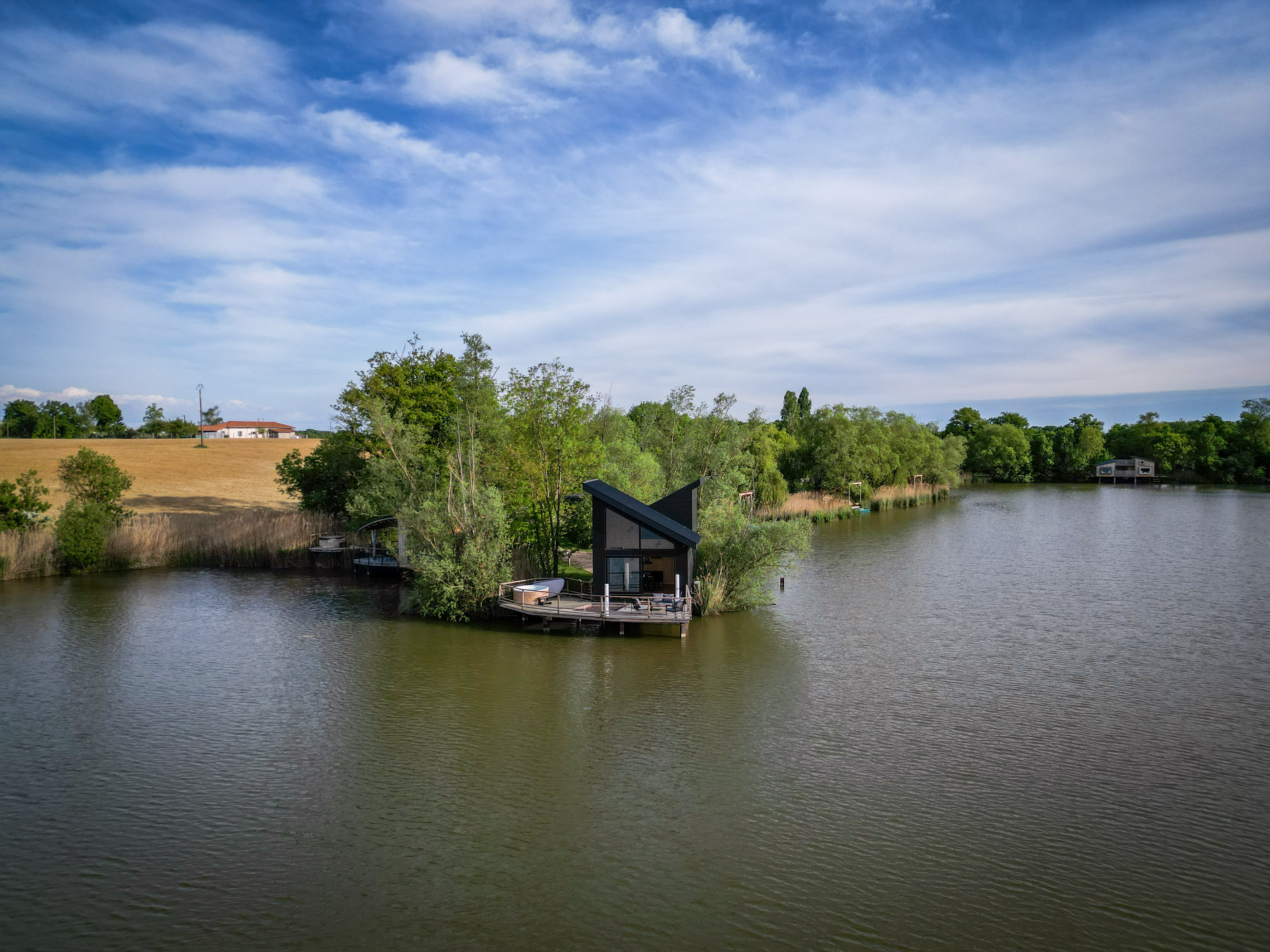 Cabane Spa Design 6 pers — Nuit insolite avec spa à Ain