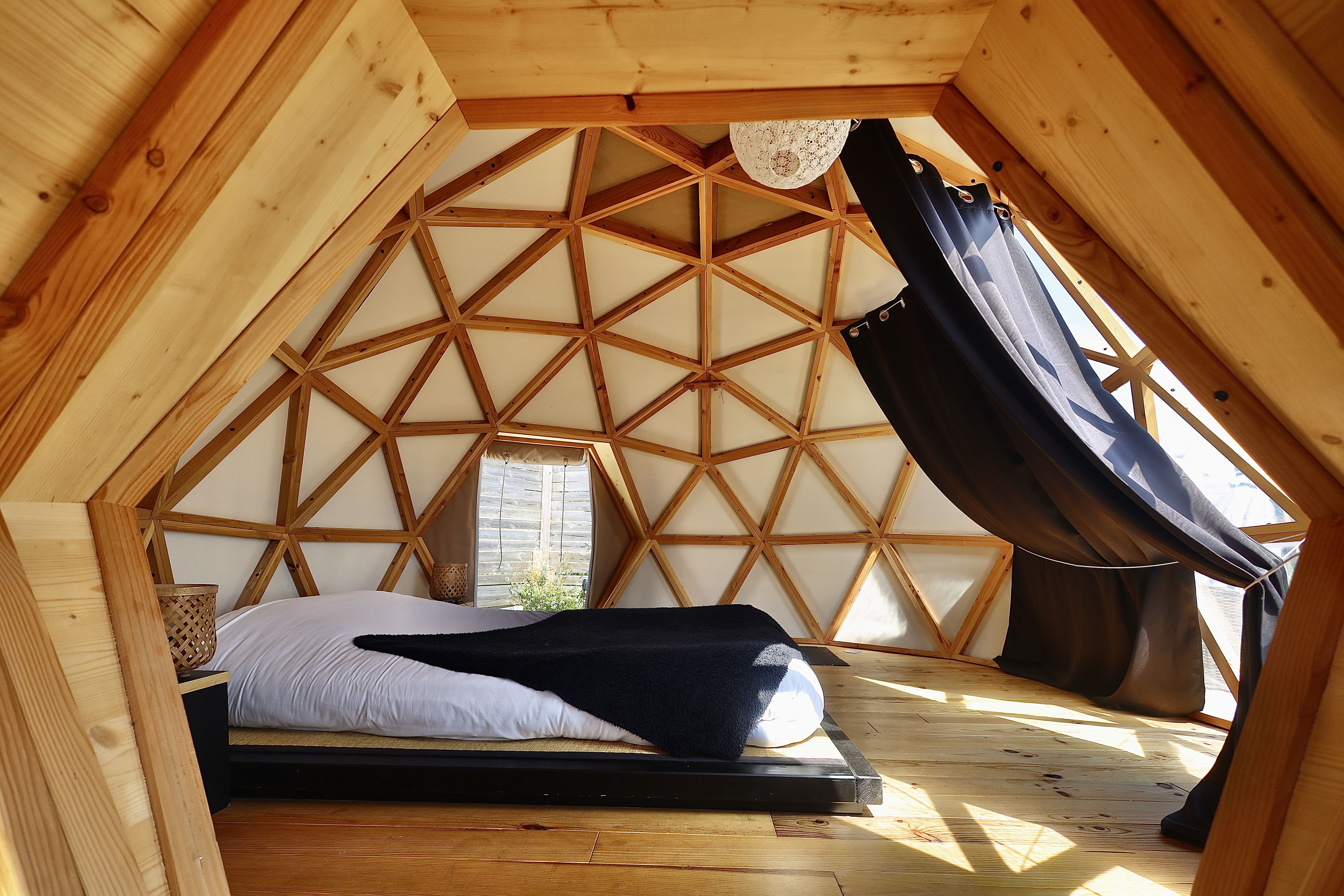 Cocon Zen & Spa — Dôme avec vue panoramique à Puy-de-Dôme à Clermont-Ferrand — vue depuis la terrasse