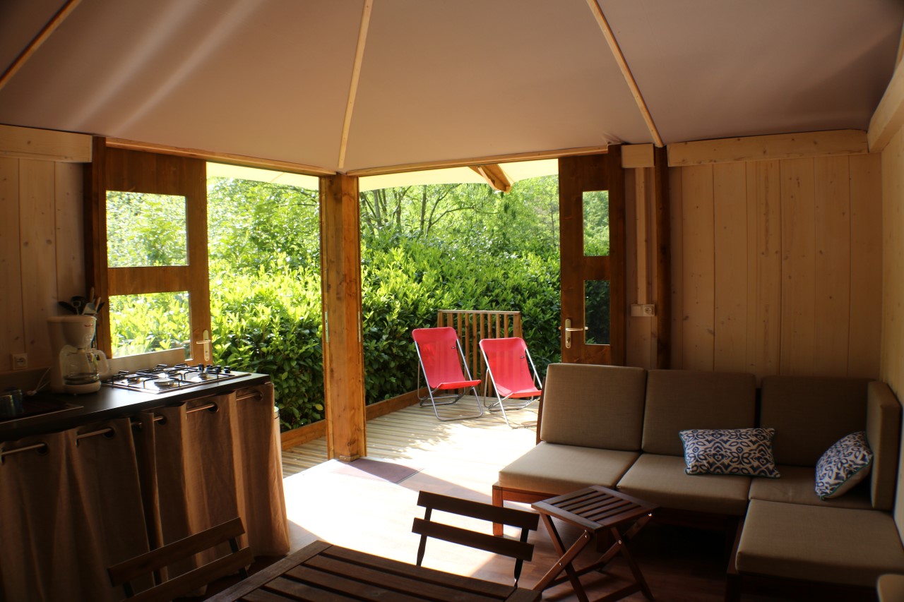 Bali Lodge : un refuge safari au cœur de l'Auvergne à Saint Constant — chambre