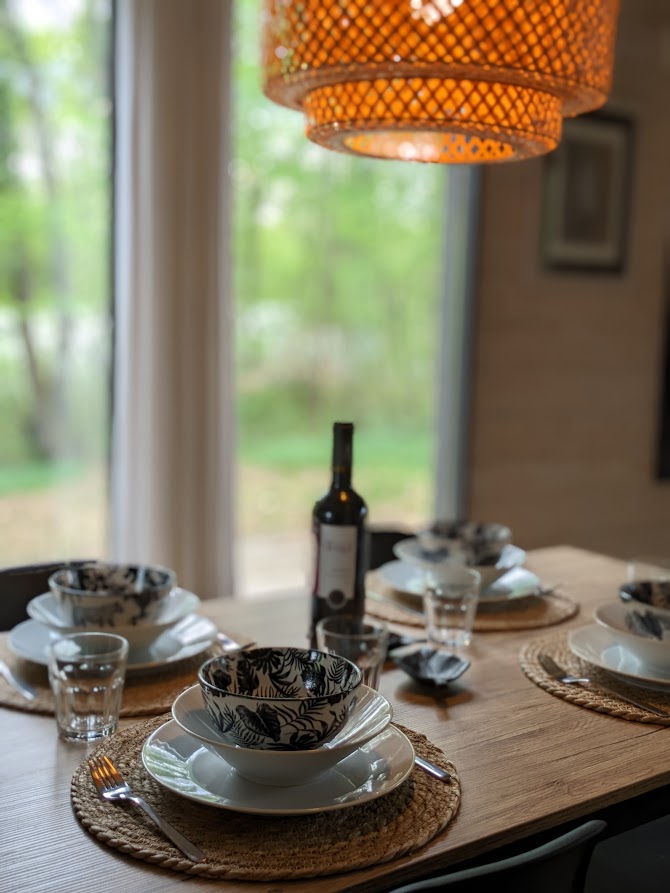 Lodge Spa Supérieur : un chalet romantique en Aquitaine à Biron — environnement naturel