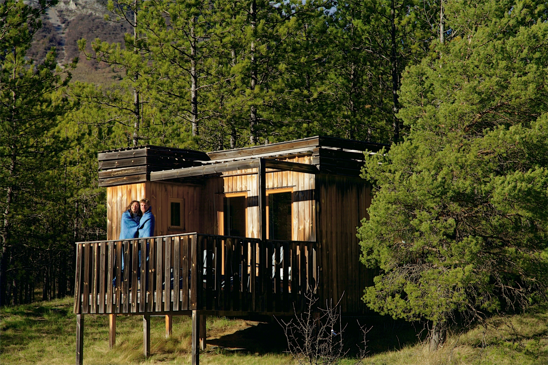 Ecolodge Andromède : une cabane sur pilotis au cœur des Hautes-Alpes — Cabane à Ribeyret
