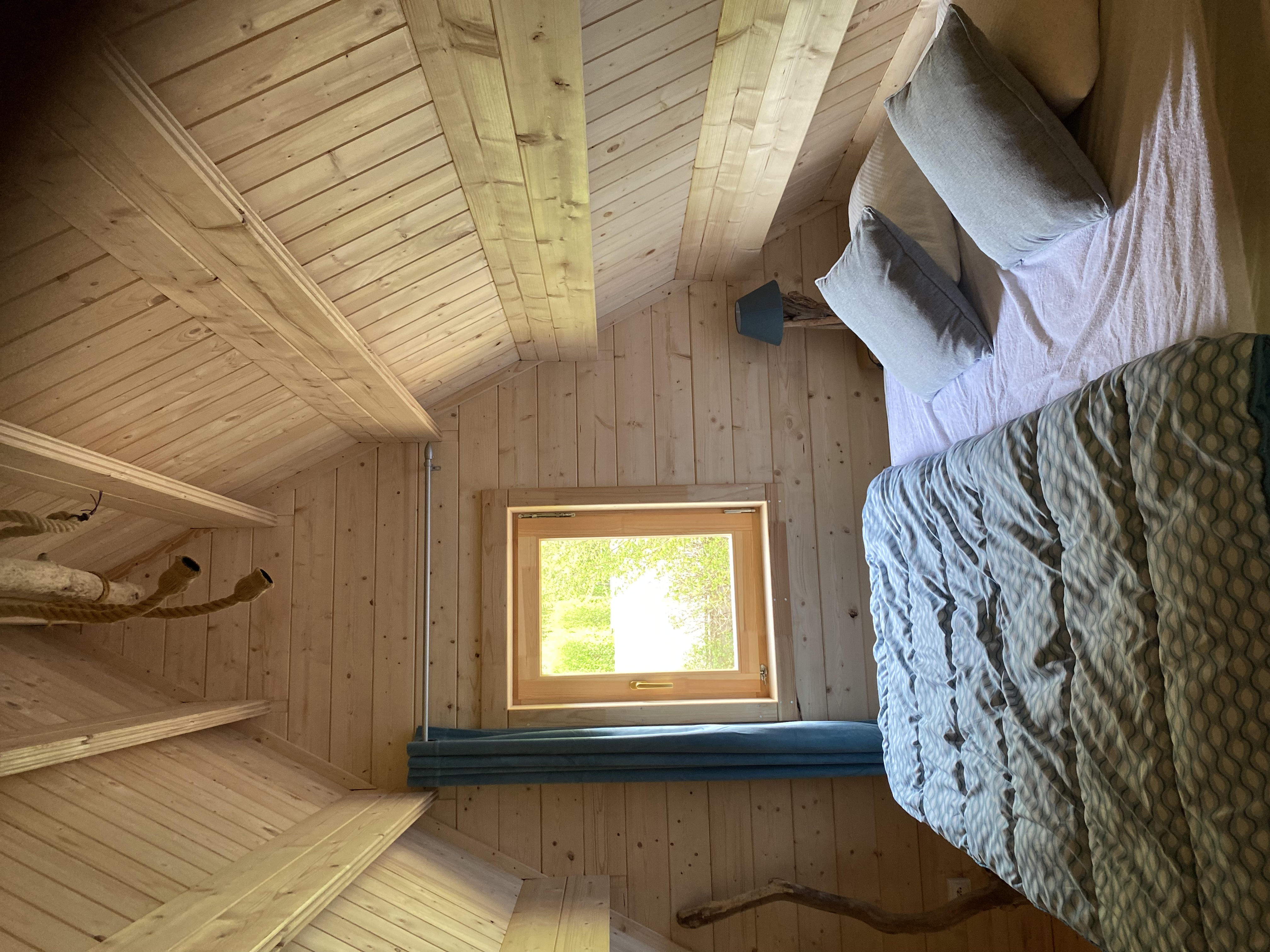 Pic des nuages — Cabane avec spa à Lozère à Mende — chambre