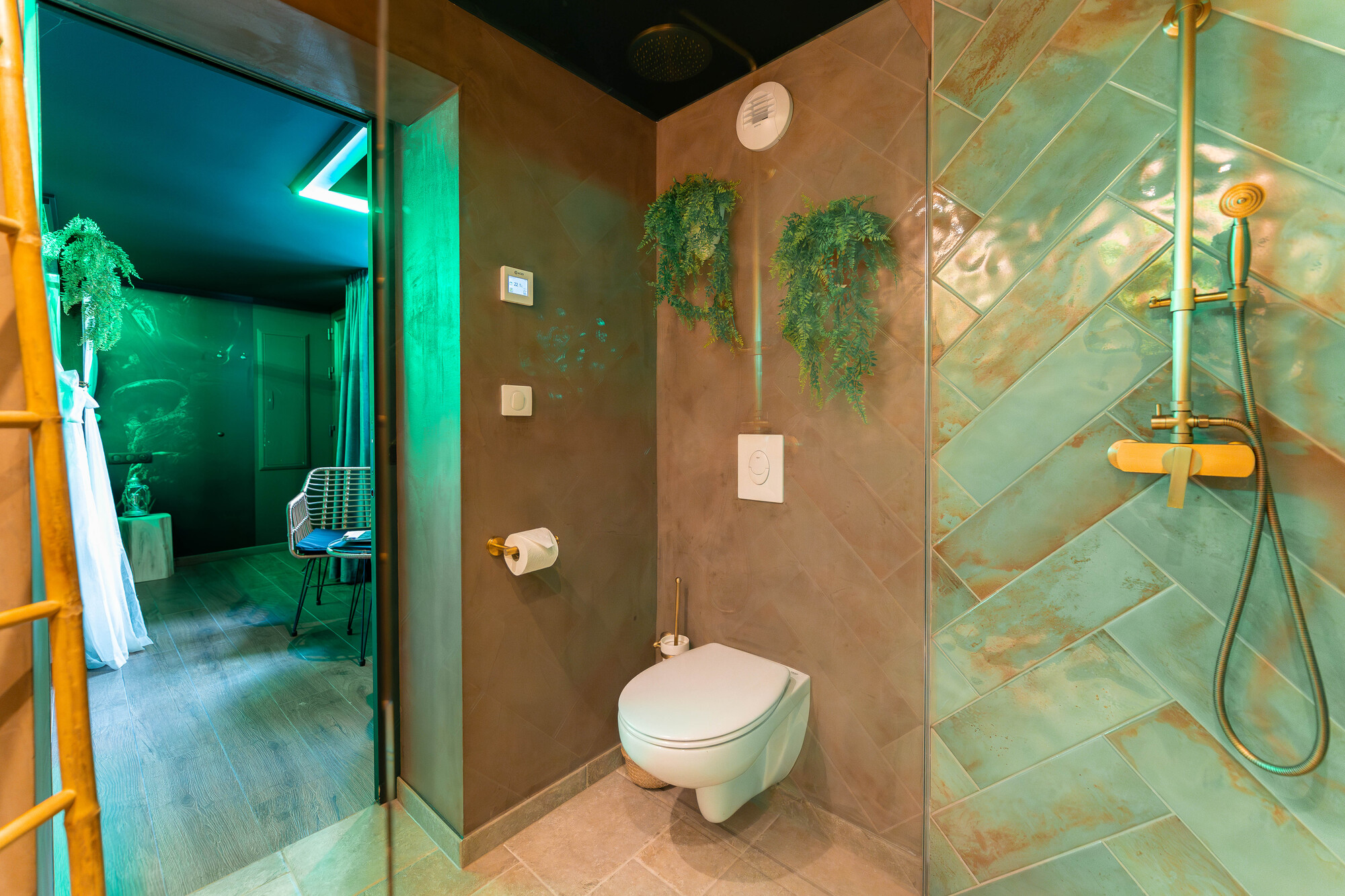 La Forêt Enchantée — Love Room avec Jacuzzi à Schirrhein (Bas-Rhin) à Schirrhein — vue depuis la terrasse