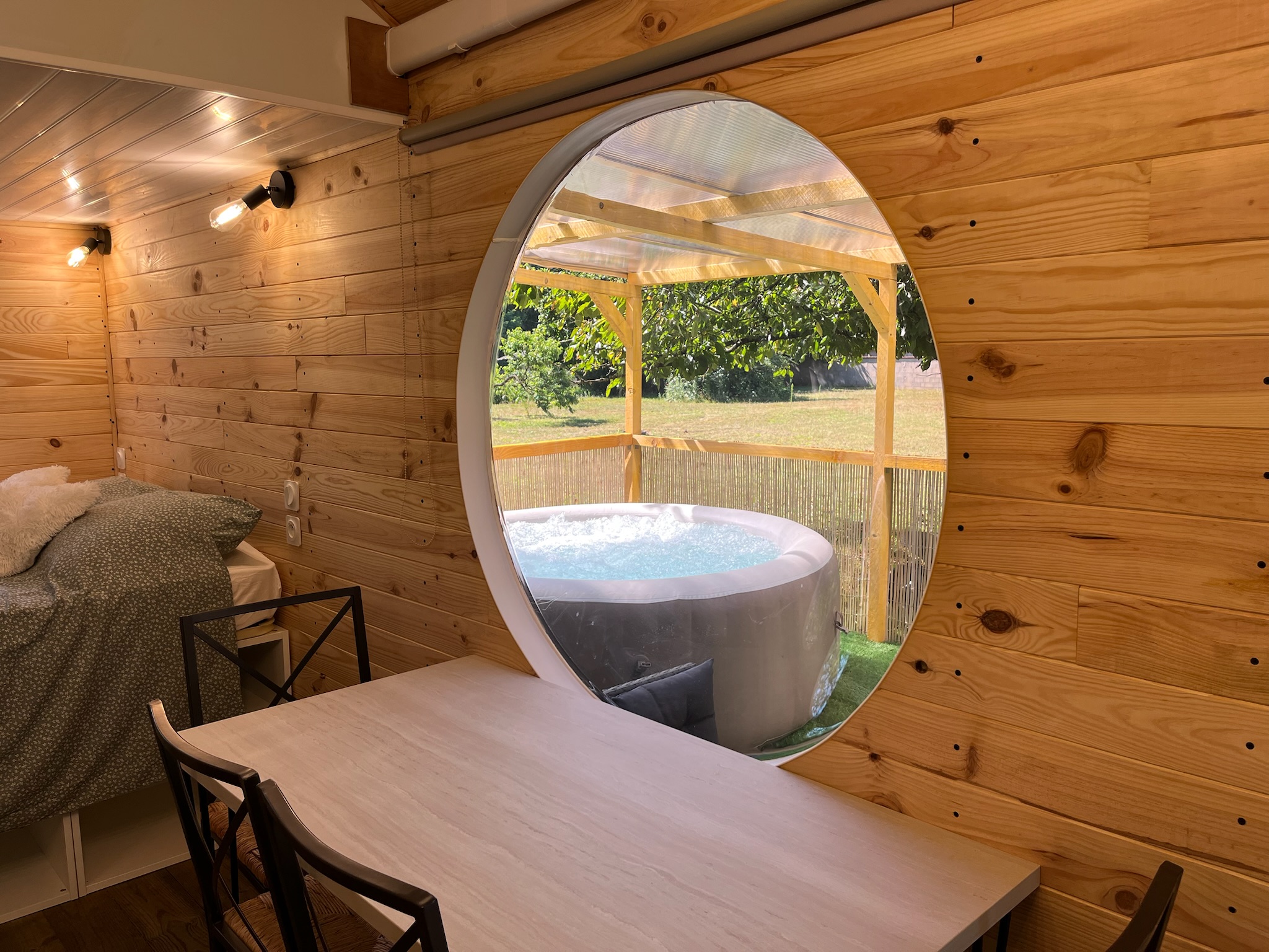 La Family sCarabane & Spa : une escapade unique en Bourgogne à Sassenay — environnement naturel