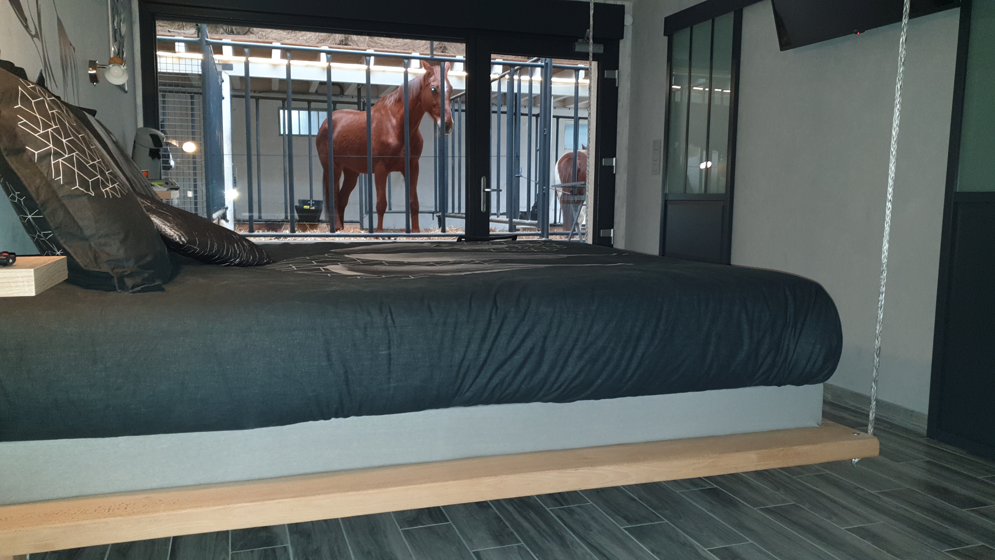 Lodge 2 - 4 pers. — Séjour paisible avec chevaux en Vosges à Épinal — chambre