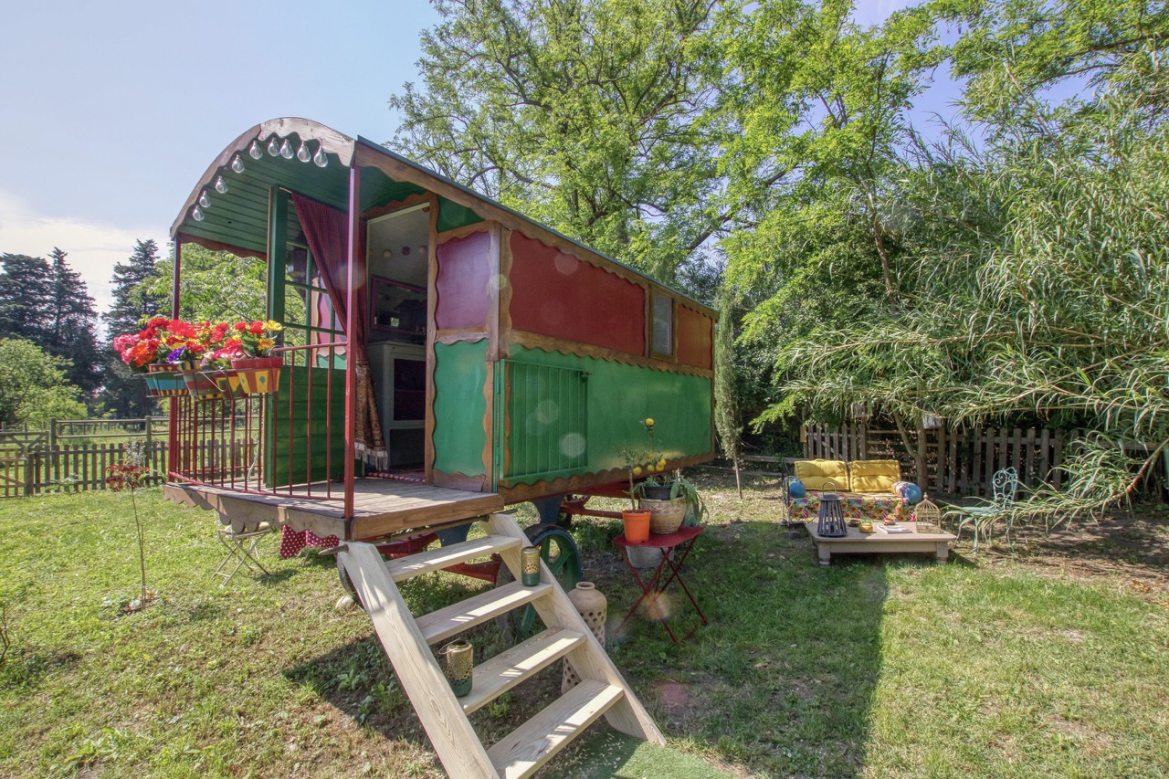 Vivez l'expérience unique d'une roulotte en Provence — Roulotte à Cabannes