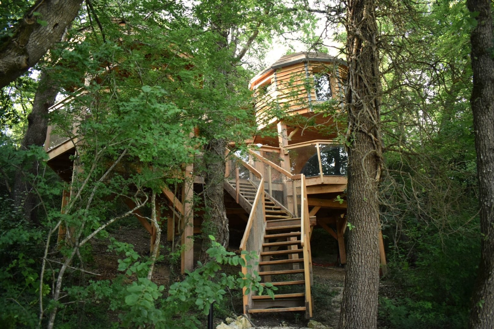 Cabane perchée ASTERIA — Nuit romantique avec spa à Sarrant (Gers) à Sarrant — cuisine