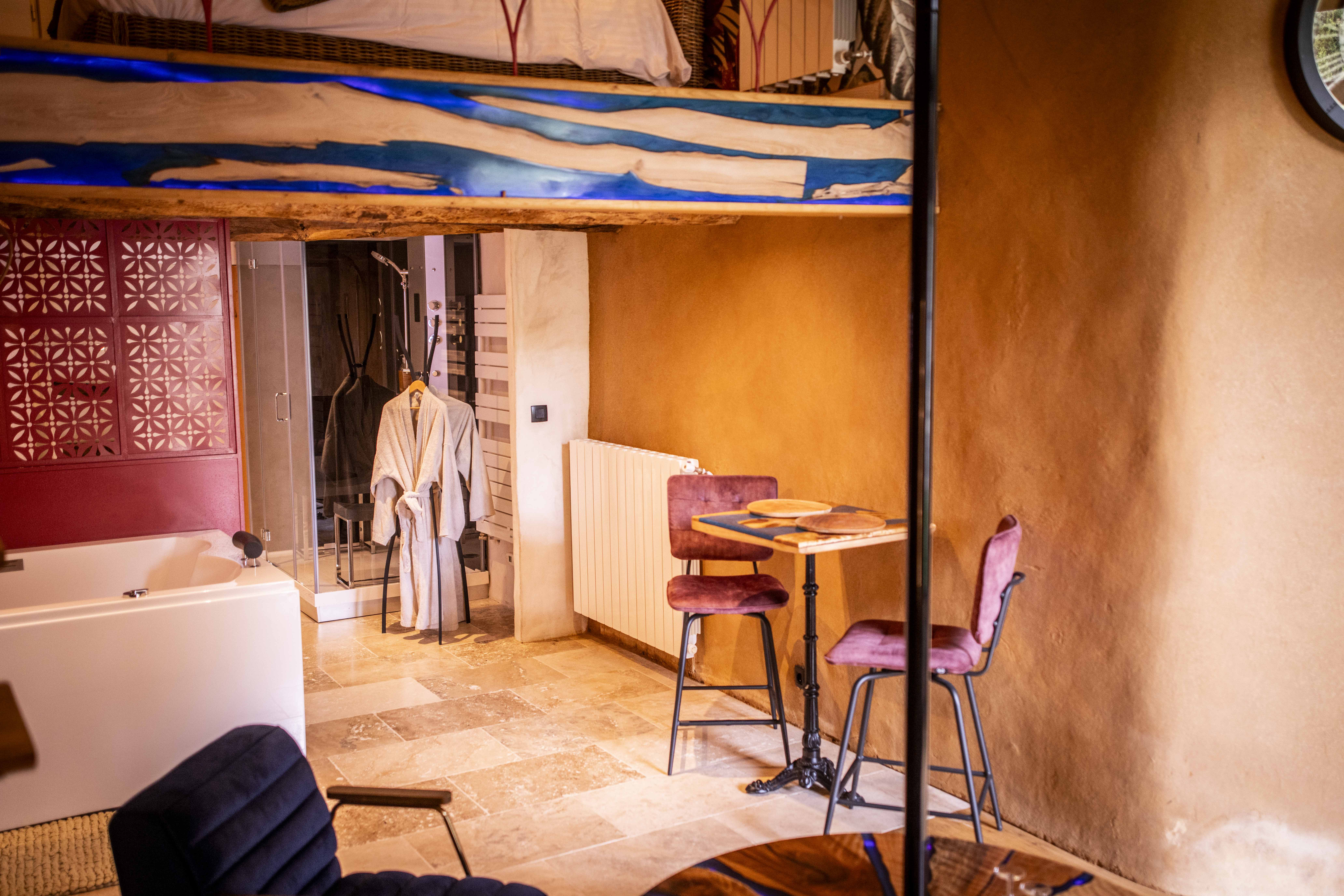 Chambre La Cybèle & SPA : une évasion sensorielle en Midi-Pyrénées à Cahuzac Sur Vère — chambre