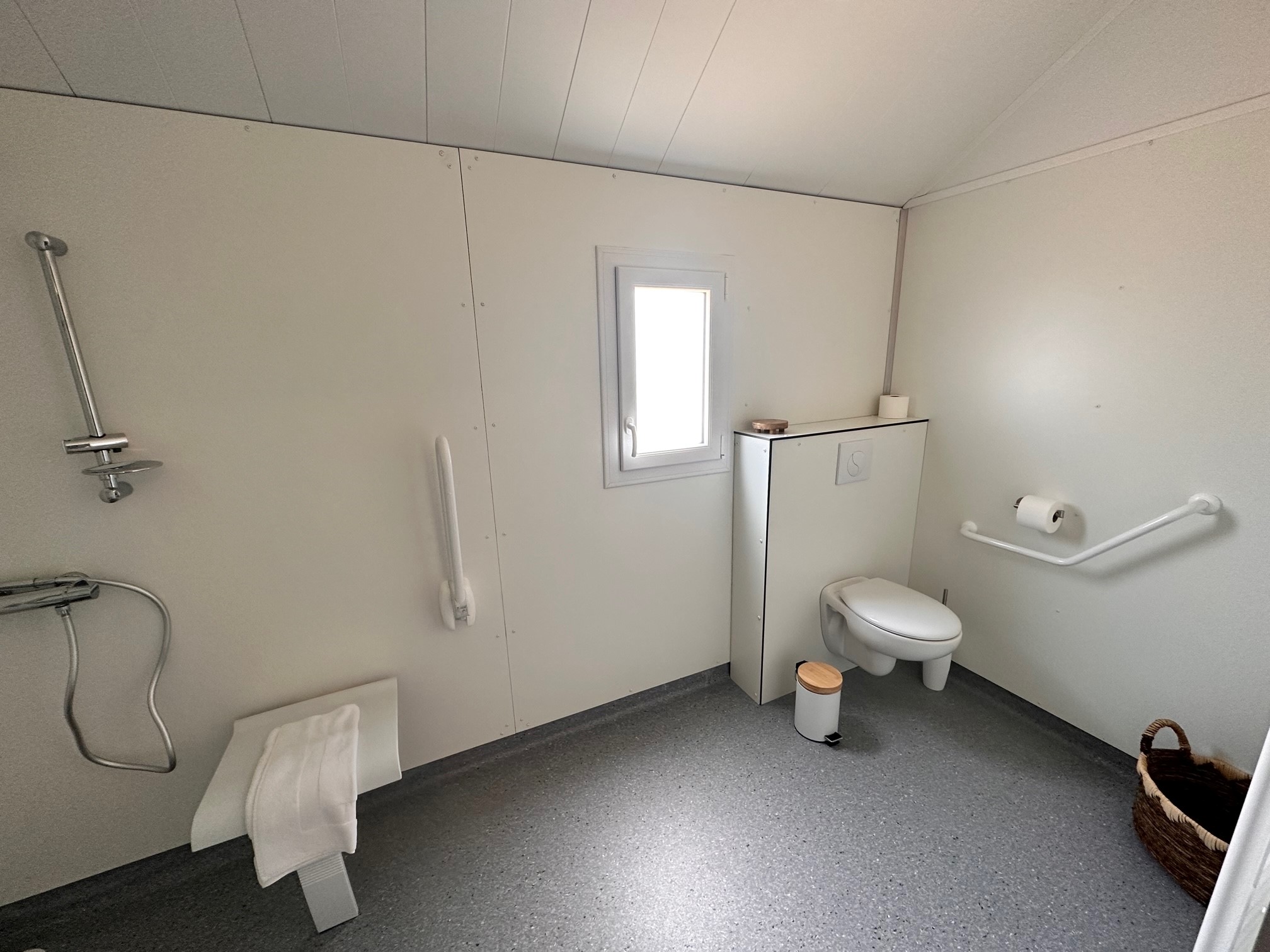 Lodge PMR et Spa Bohème : un refuge enchanteur en Vendée à Vairé — chambre