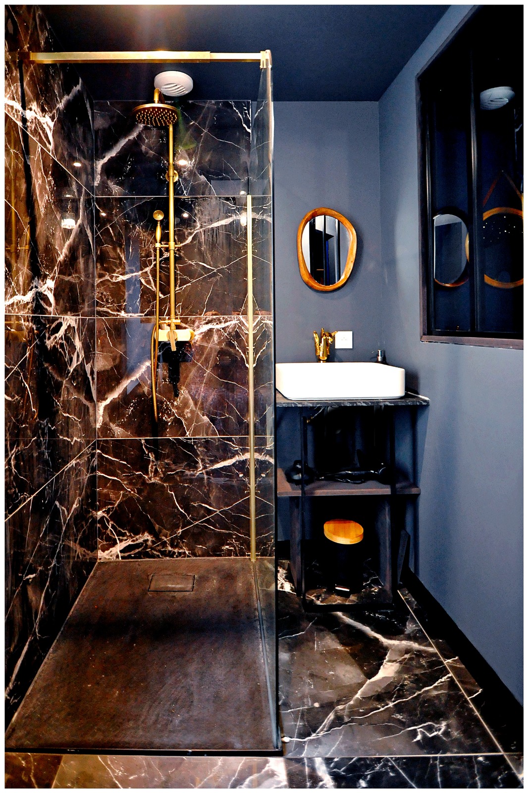 La suite 7ième ciel ÉTOILÉ — Nuit romantique avec spa à Bourgoin Jallieu à Bourgoin-Jallieu — environnement naturel
