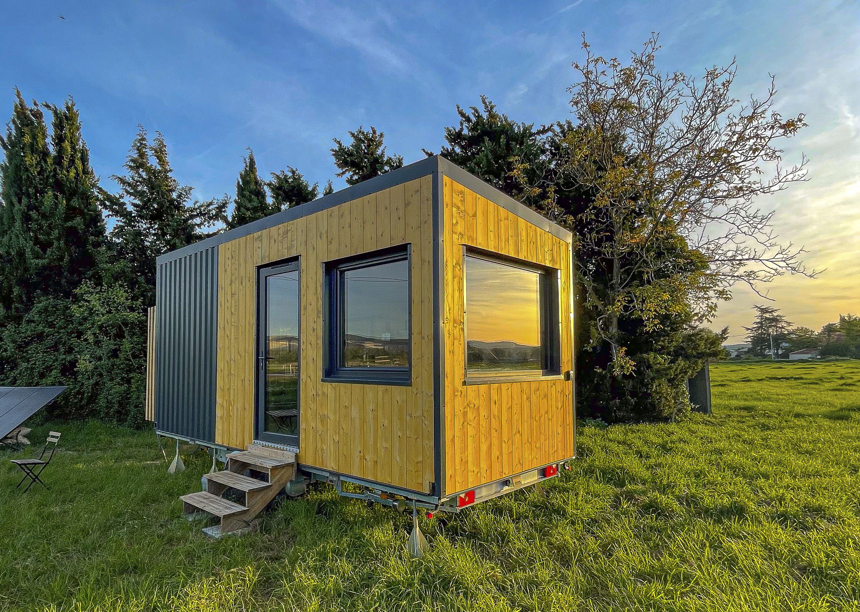 Photo 5/9 — Tiny House « La Prairie Drômoise : une tiny house moderne aux portes de Montélimar » à Châteauneuf-Du-Rhône Drôme