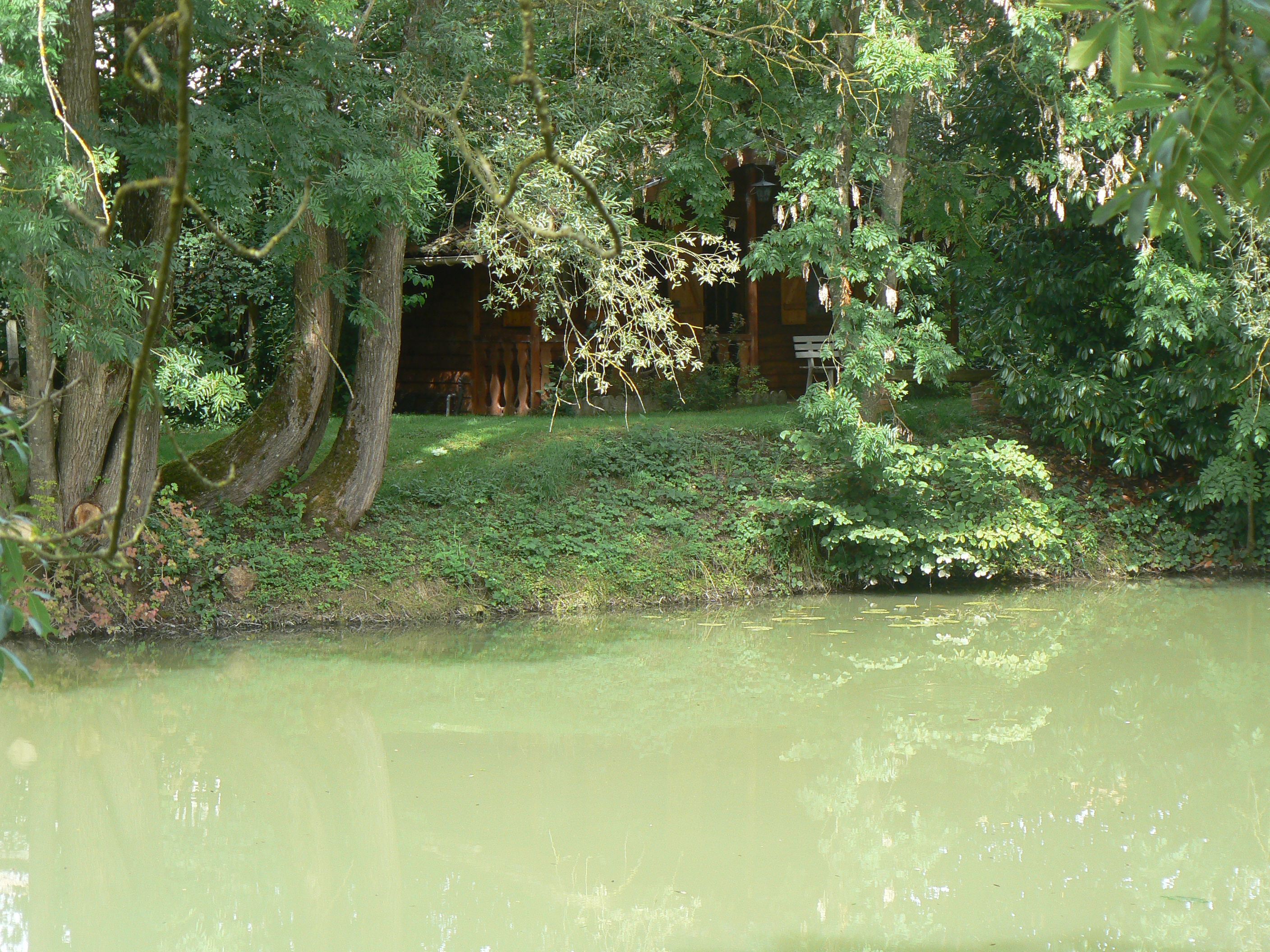 Le Chalet de l'étang : une escapade romantique en Lorraine à Sampigny — vue intérieure