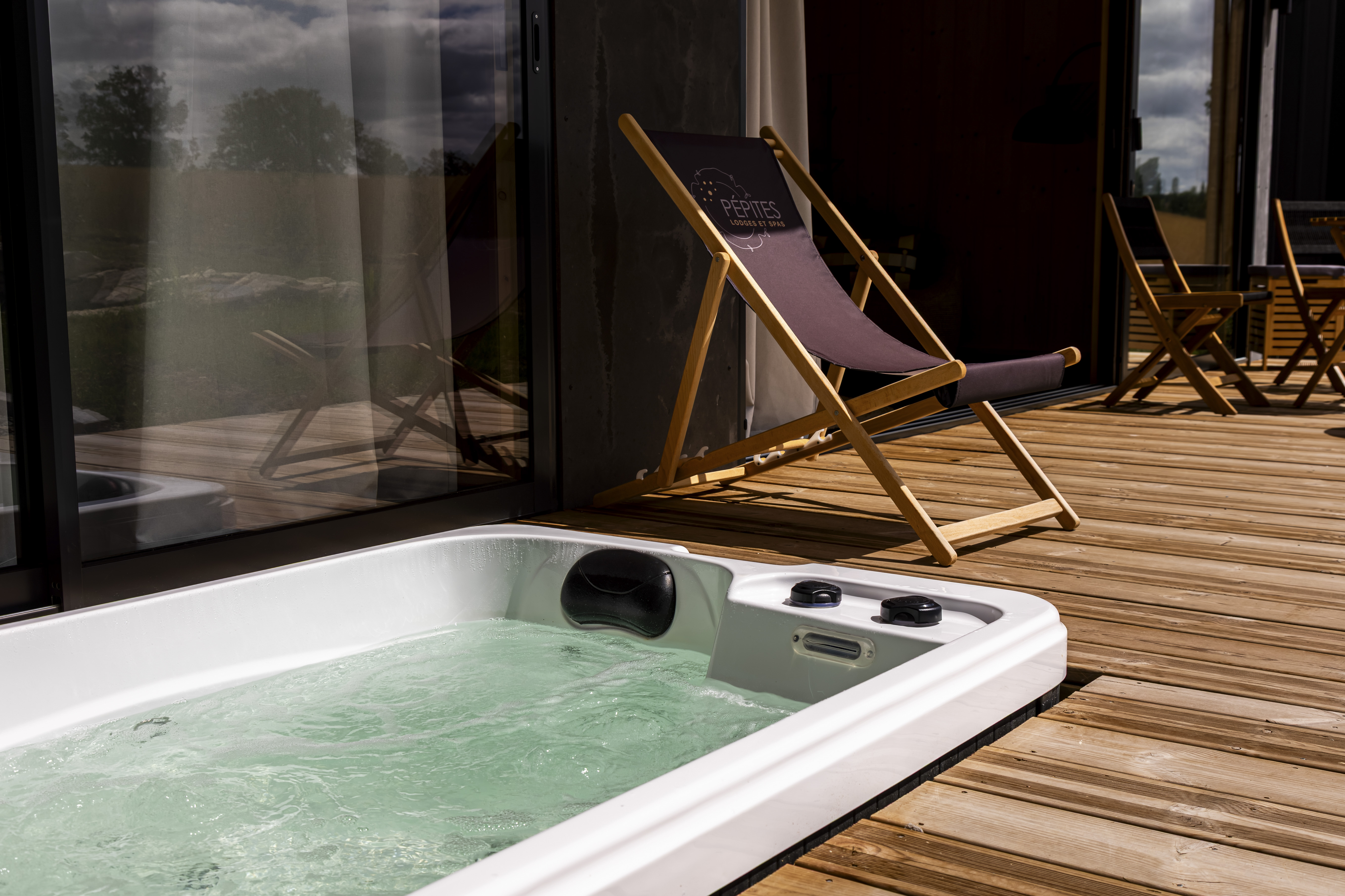 Pépites Lodges et Spas Lodge 2 Exclusif — Ecolodge avec spa privatif à Allier à Montluçon — vue intérieure