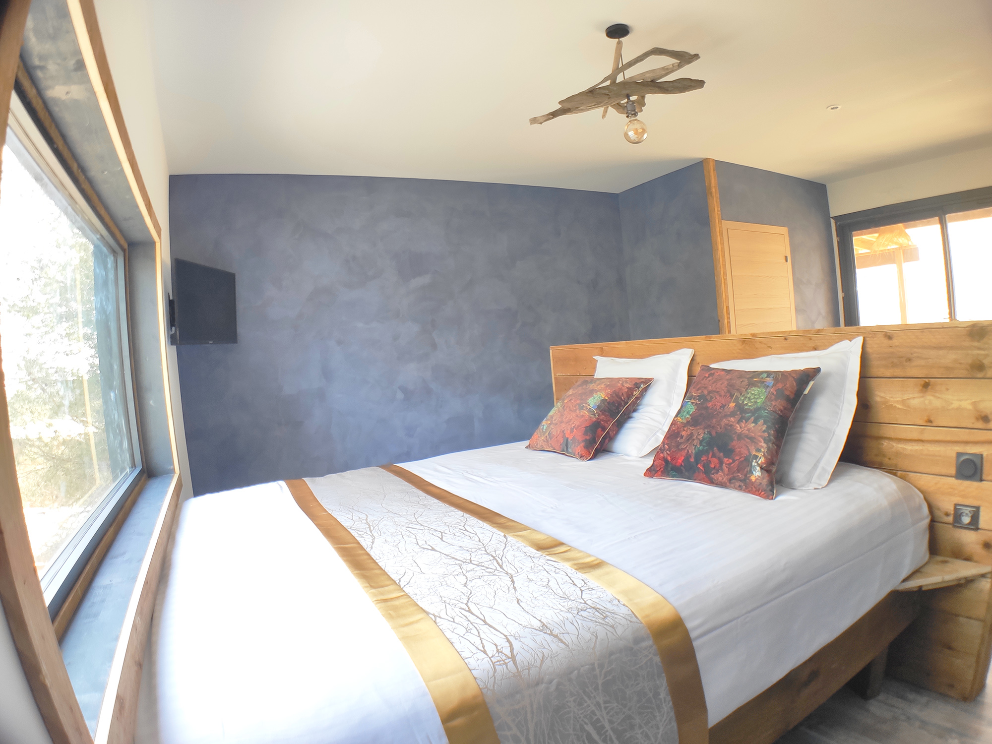 Cocoon Bali & Jacuzzi — Cabane sur pilotis avec spa à Gard