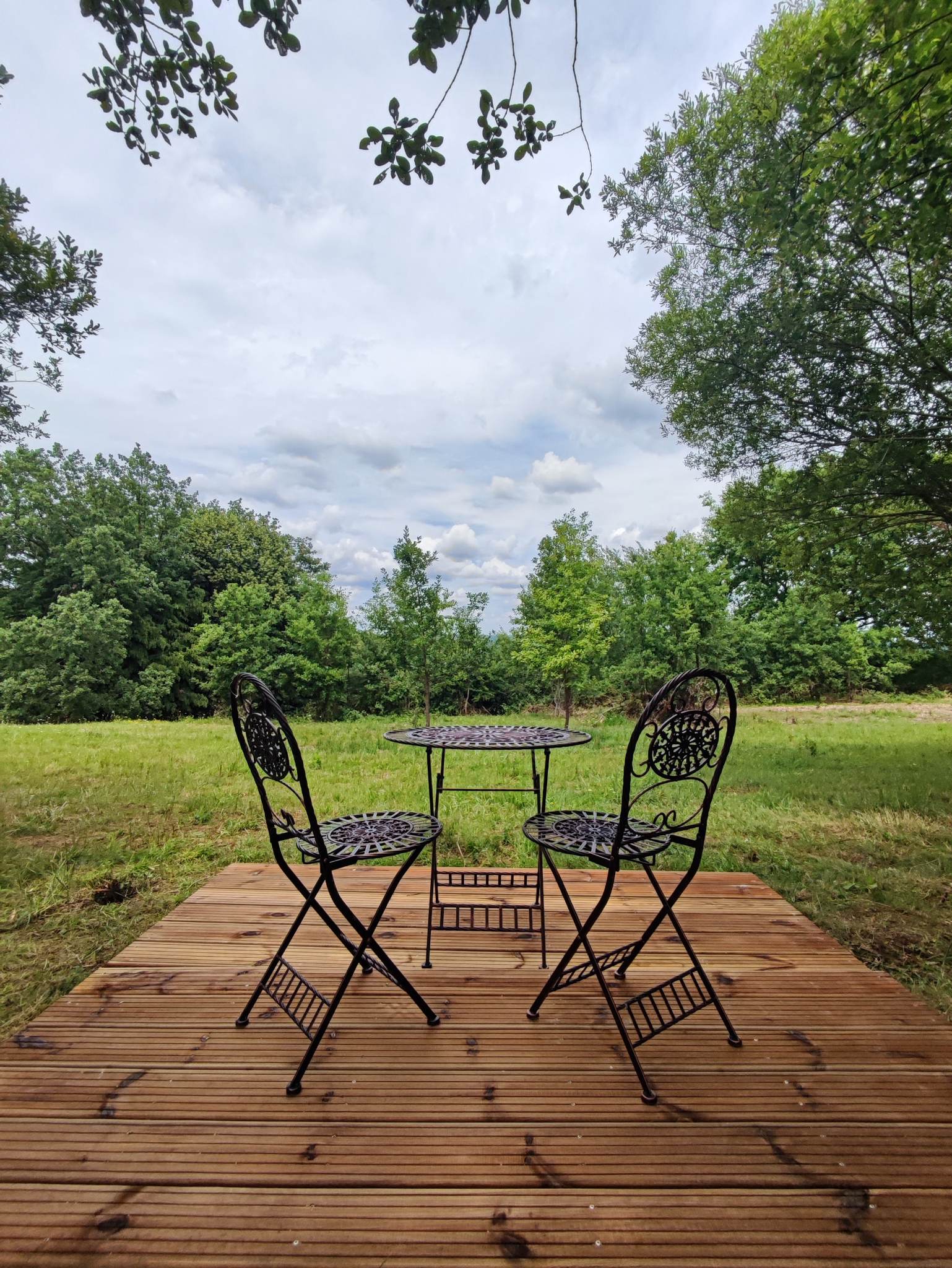 La Roulotte Couzote : un voyage sensoriel en Aquitaine à Couze Et St Front — chambre