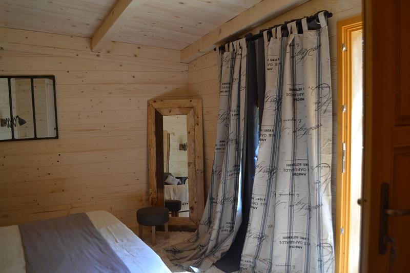 Lodge Bohème : une cabane poétique en pleine nature à Magné — détail architectural