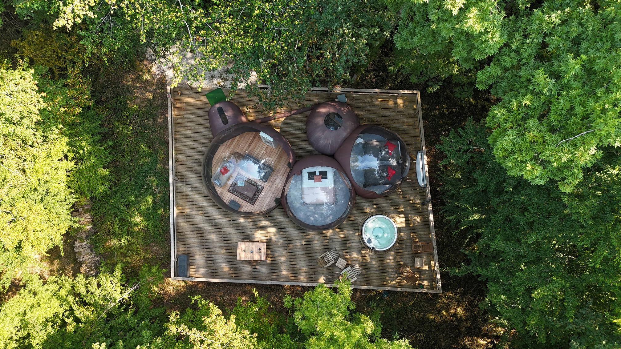 Bulle du bois & Spa privatif — Nuit magique à Espiens en Lot-et-Garonne à Espiens — vue intérieure