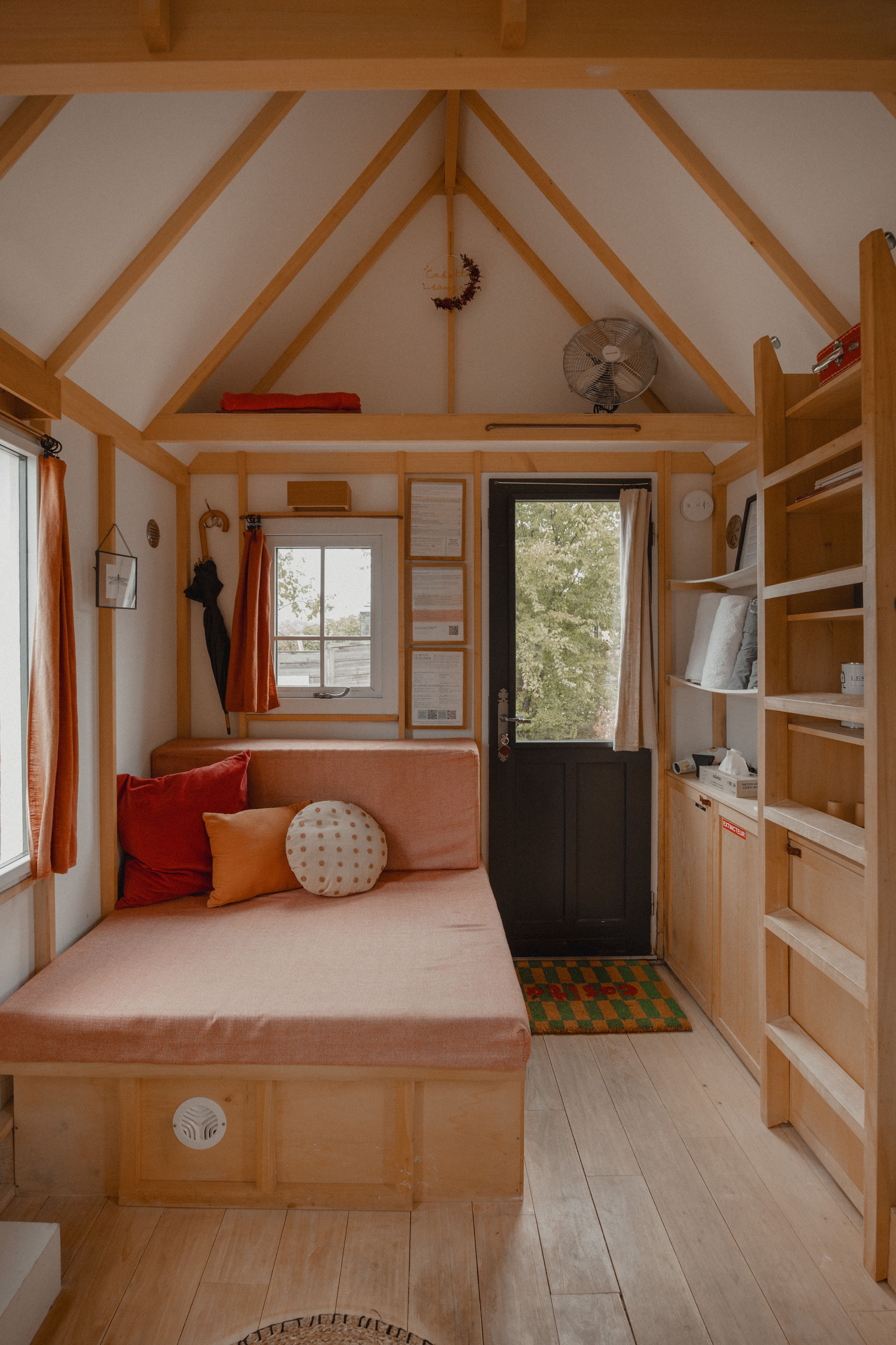 Cabotte Rouge & Spa — Tiny House cosy à Saône-et-Loire à Genouilly — chambre