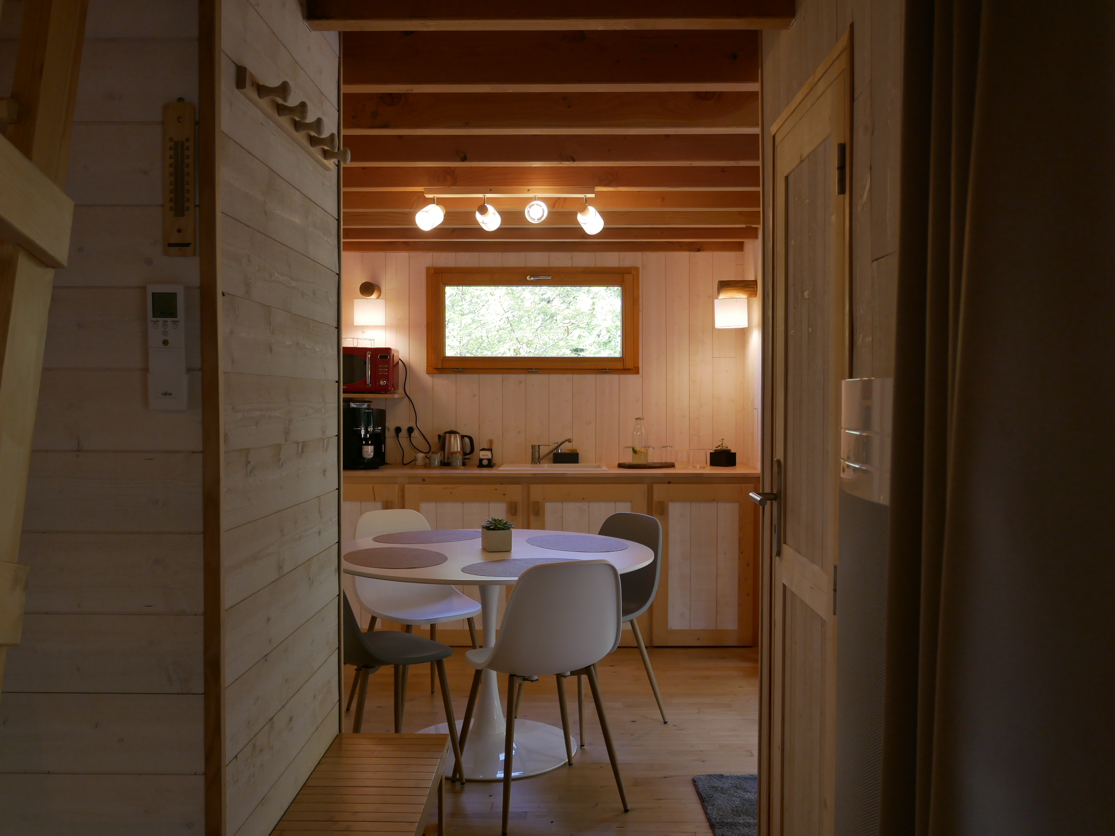 Cabane Château Familiale — Spa/Jacuzzi à Peydébé (Haute-Loire) à Peydébé — environnement naturel