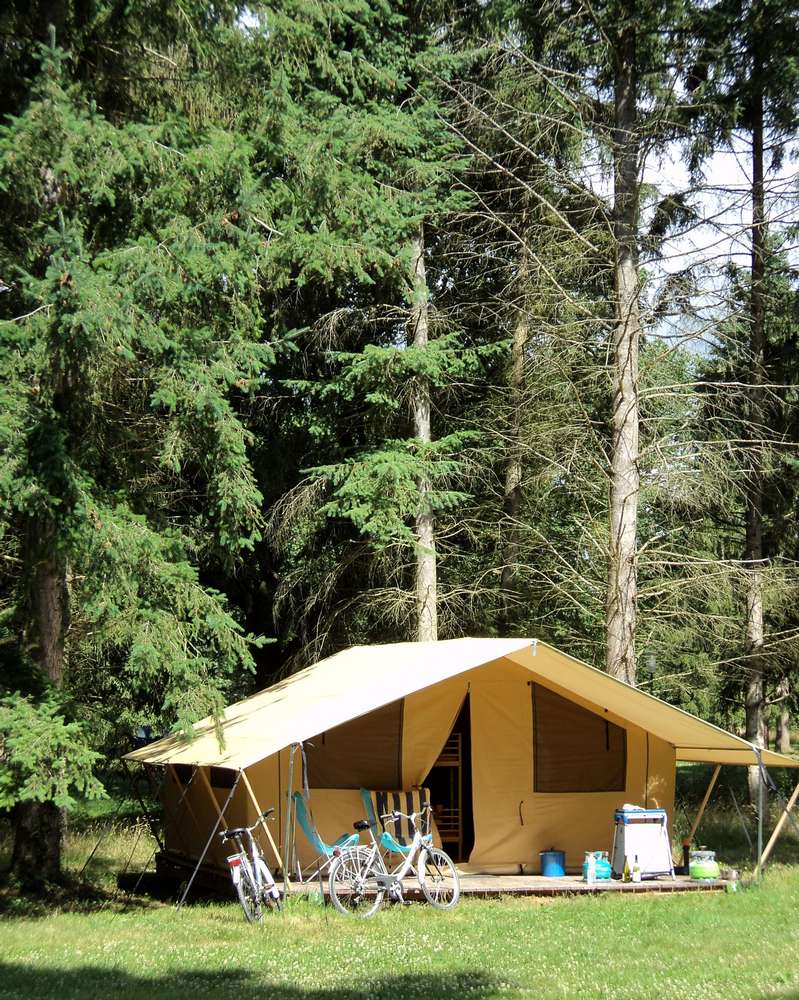 Tente Classic 5 — Confort et espace à Noirmoutier en Vendée à Saint-Genis-Les-Ollières — vue intérieure