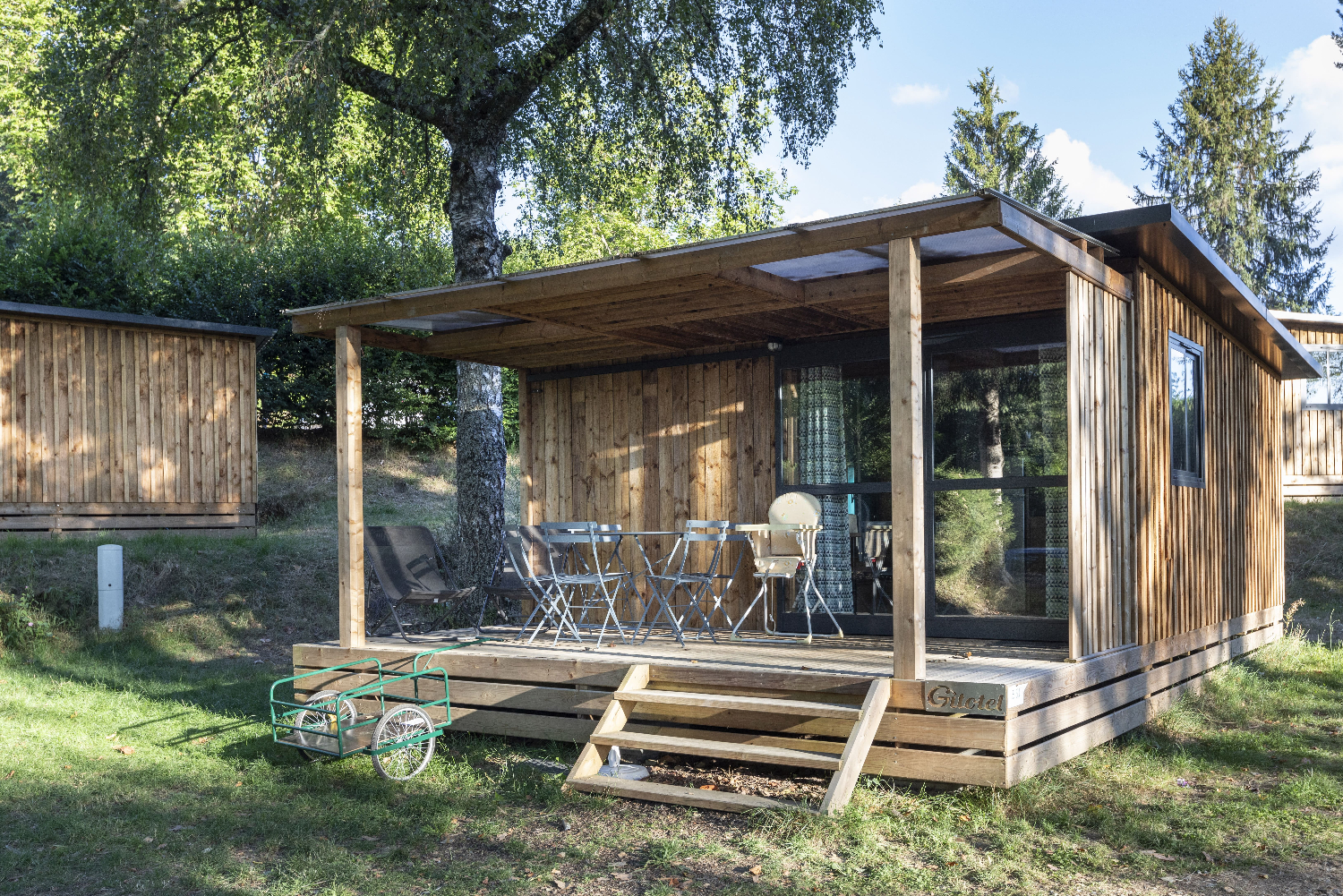 Chalet Evasion Lac de la Siauve — Cabane avec spa à Cantal à Lanobre — vue intérieure