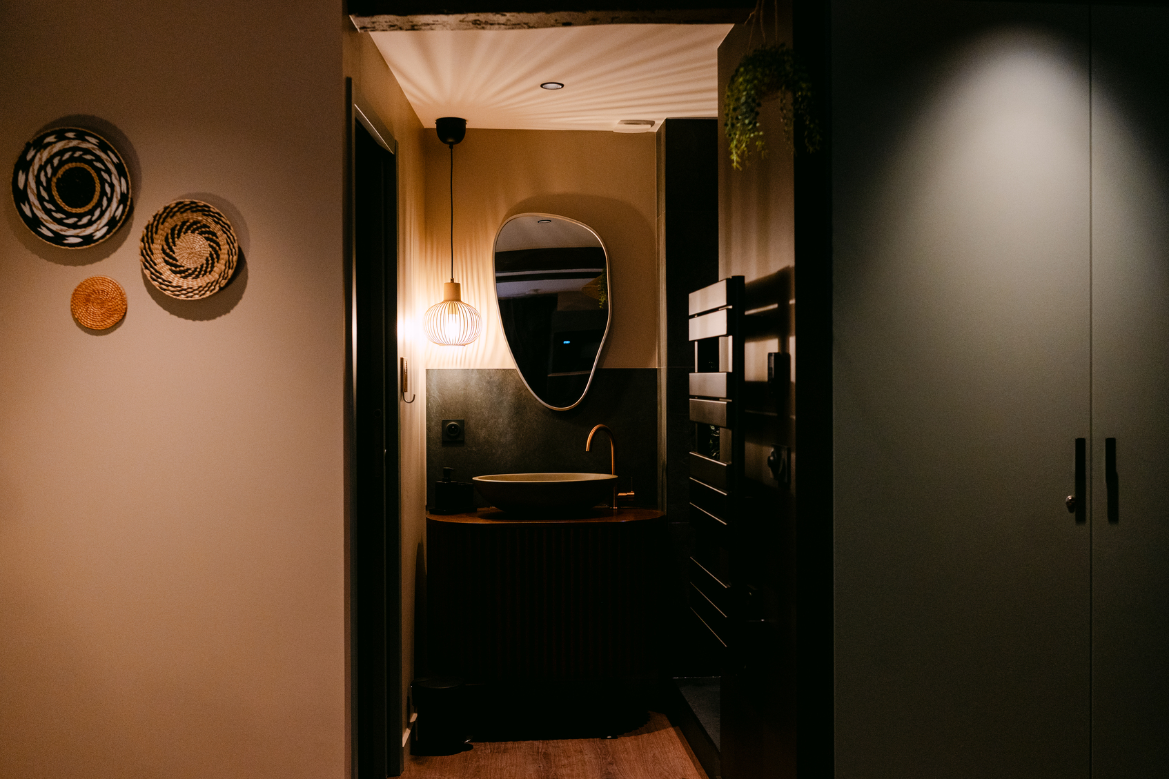 Mana Suite & Spa — Maison insolite avec spa à Tarare (Rhône) à Tarare — détail architectural