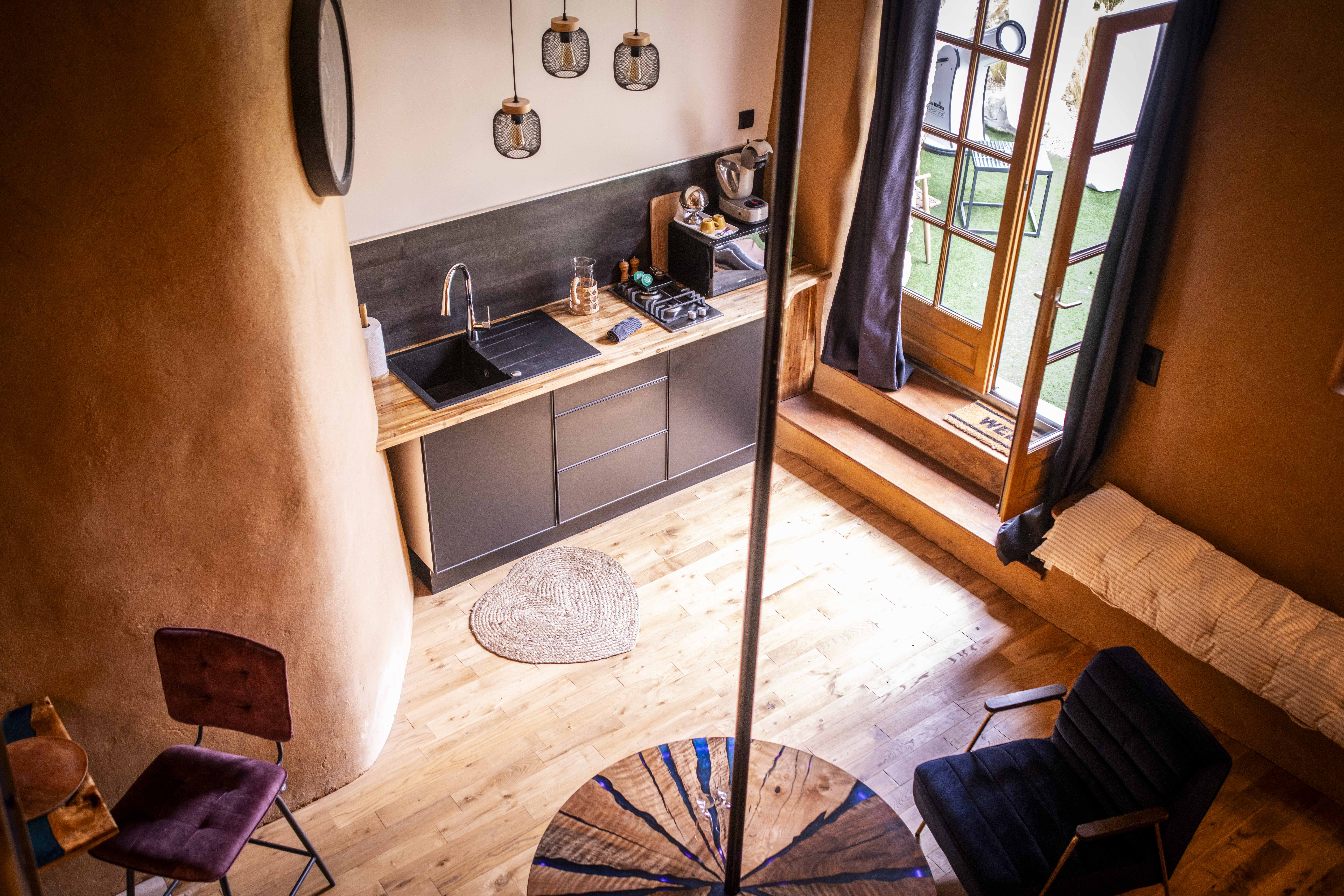 Chambre La Cybèle & SPA : une évasion sensorielle en Midi-Pyrénées à Cahuzac Sur Vère — salle de bain
