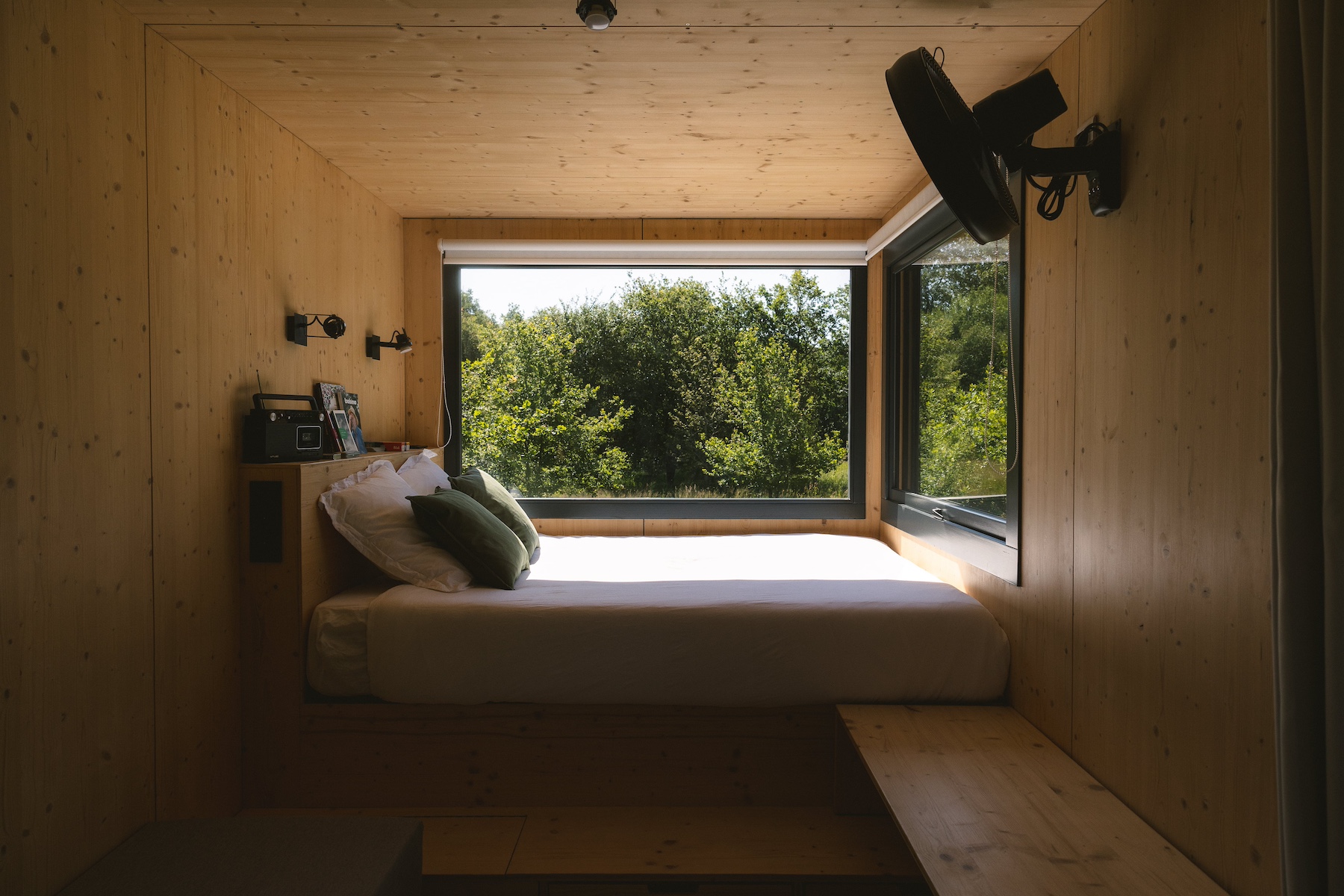 Une escapade enchantée dans une Tiny House moderne à Villentrois-Faverolles-En-Berry — espace de vie