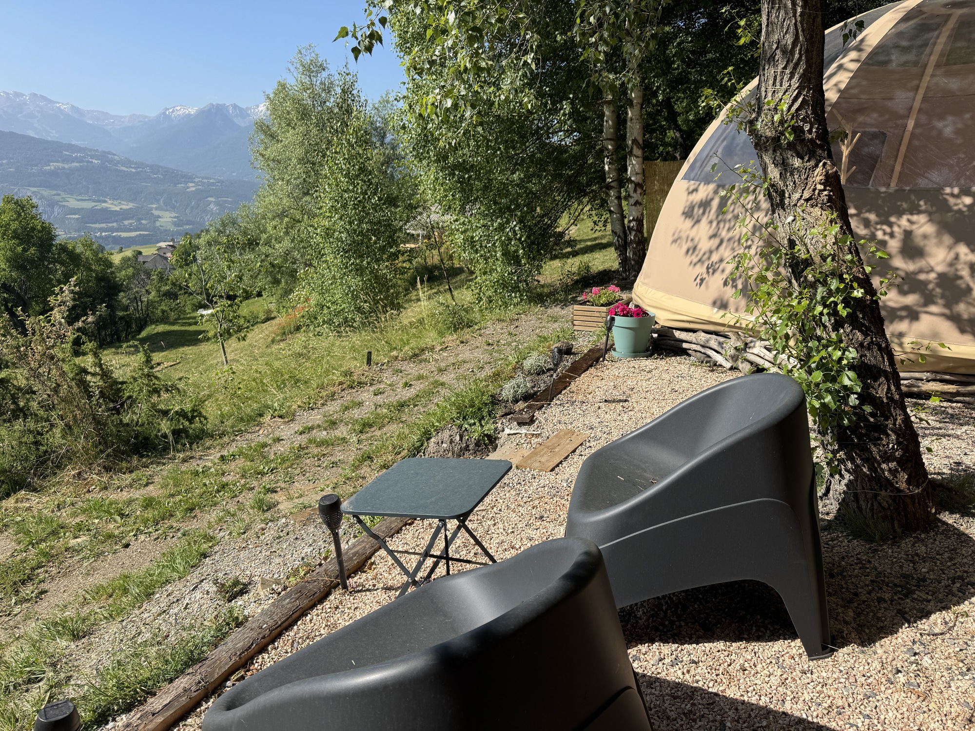 Wigwam montagnard & Spa — Nuit étoilée dans un wigwam en Hautes-Alpes à La Salle-les-Alpes — salle de bain