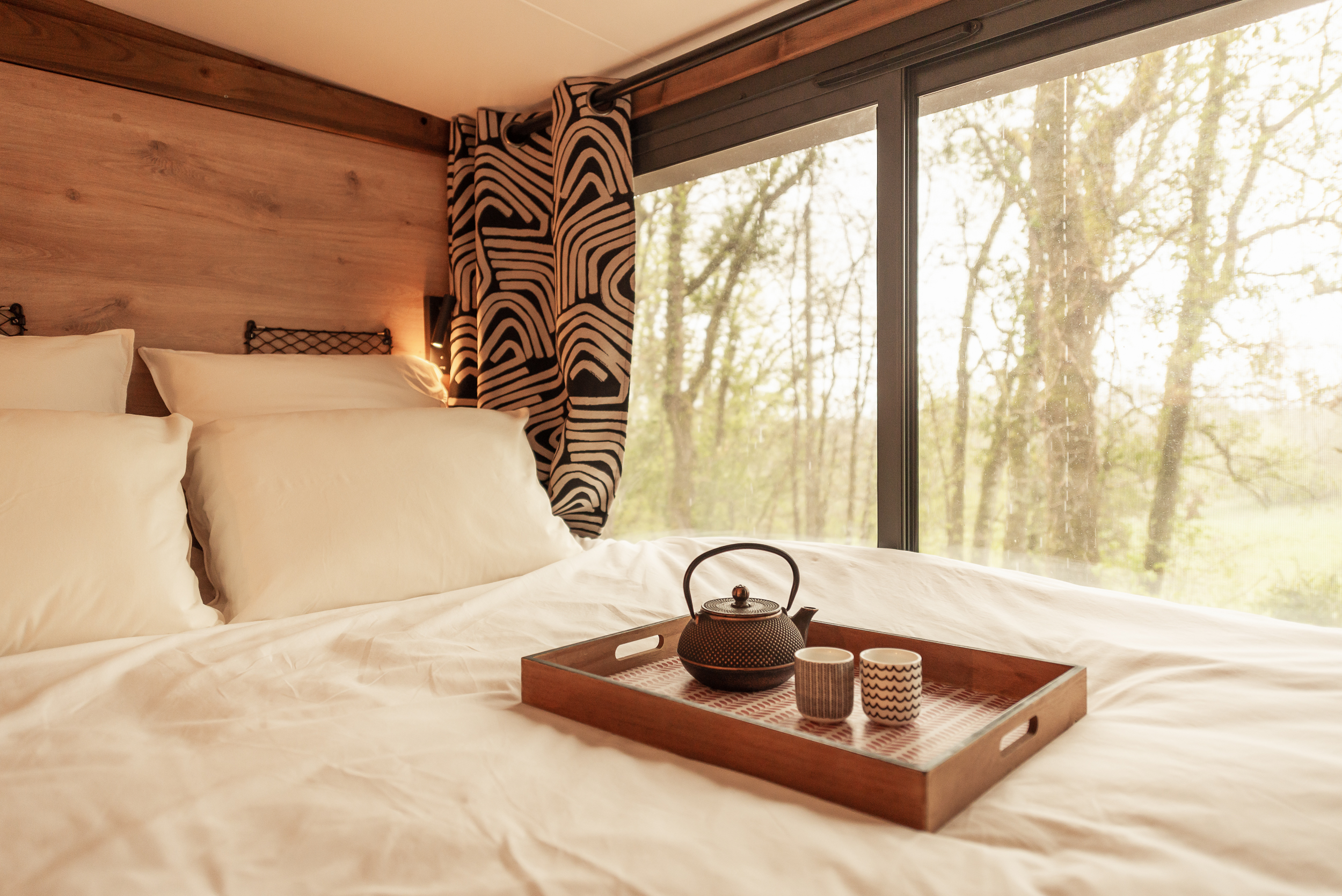 La Tiny le bois de Luce : une évasion moderne en pleine nature à Le Montat — espace de vie