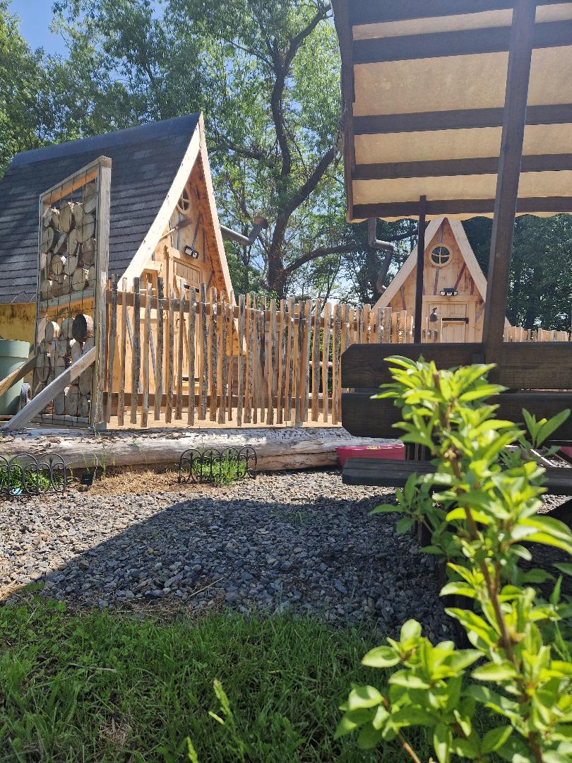 Séjour féerique dans une cabane en Auvergne à Saint-Diery — espace de vie