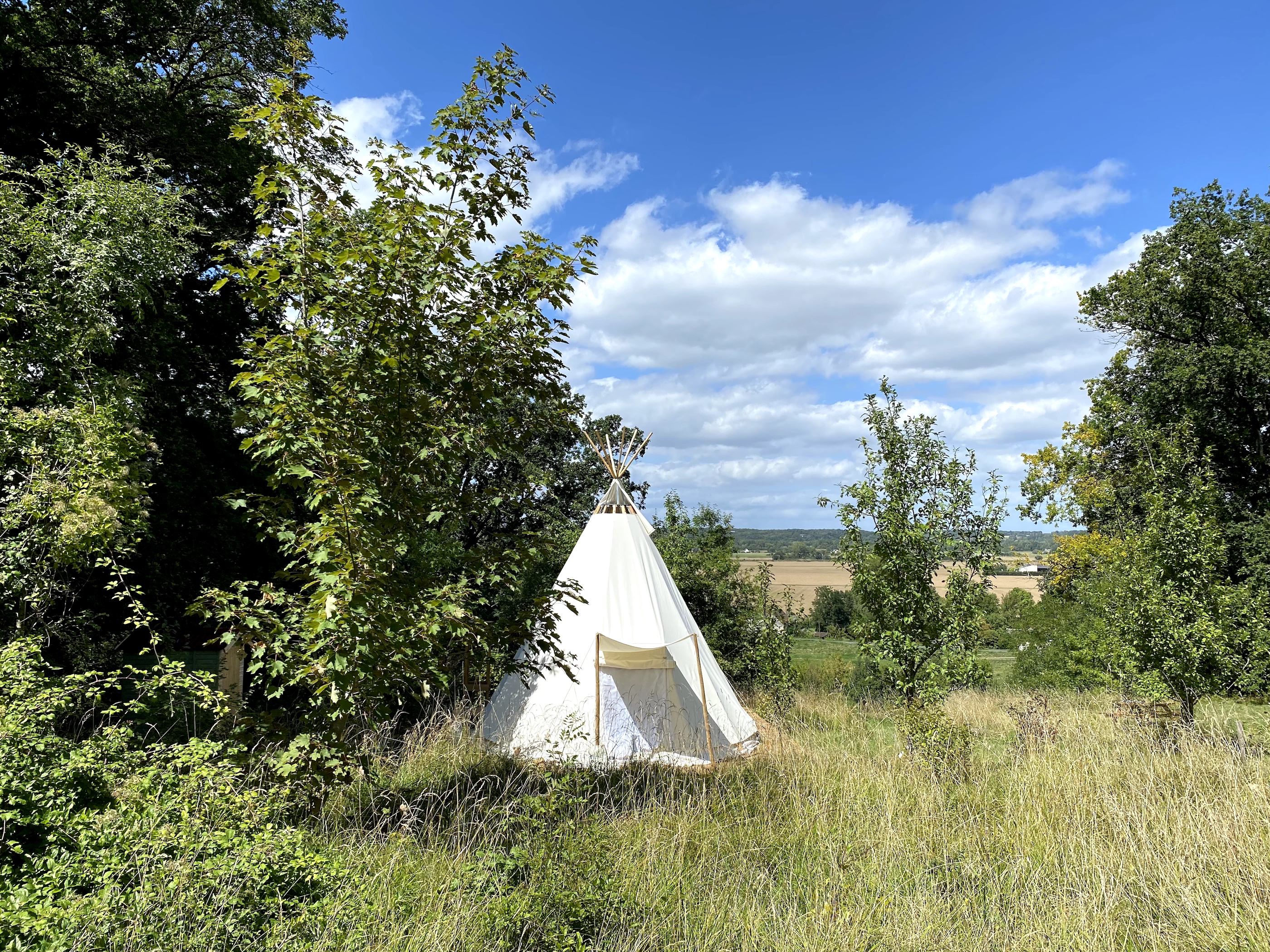 Le Tipidylle : un tipi enchanteur au cœur de la nature à Savonnières — salle de bain