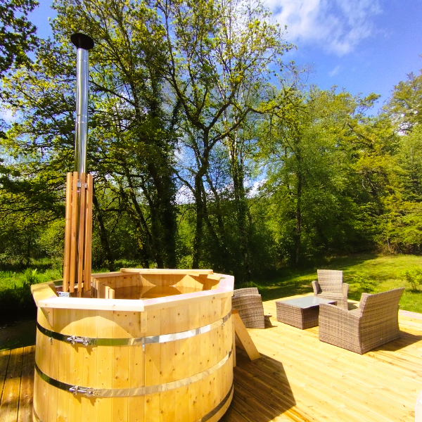 Dôme avec vue sur la rivière et spa en Bretagne à Huelgoat — cuisine