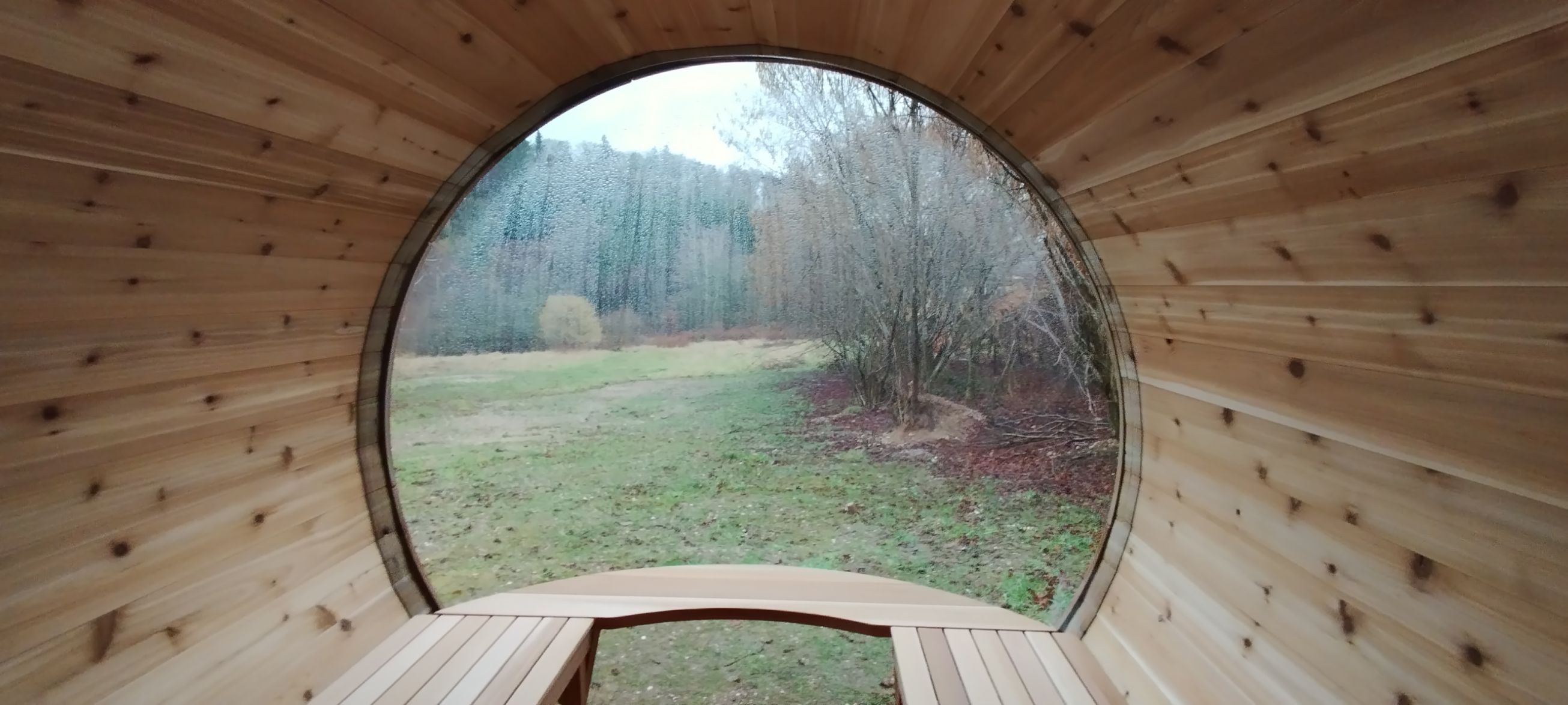 Le Nautilus & Sauna privatif — Hébergement insolite avec spa à Vosges à Épinal — salle de bain