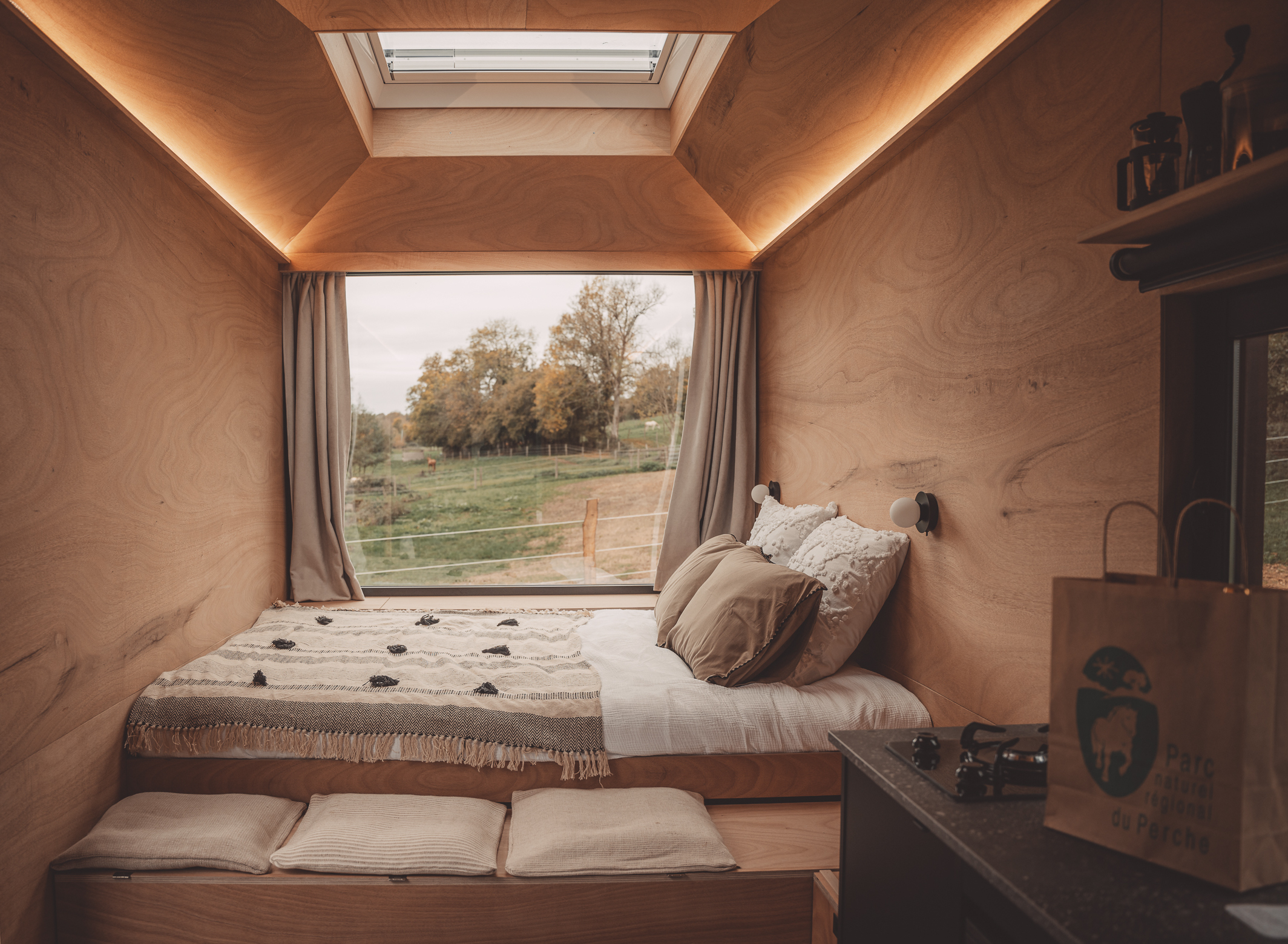 Sloow Cabane : une tiny house au cœur de la nature normande à Normandie — vue intérieure