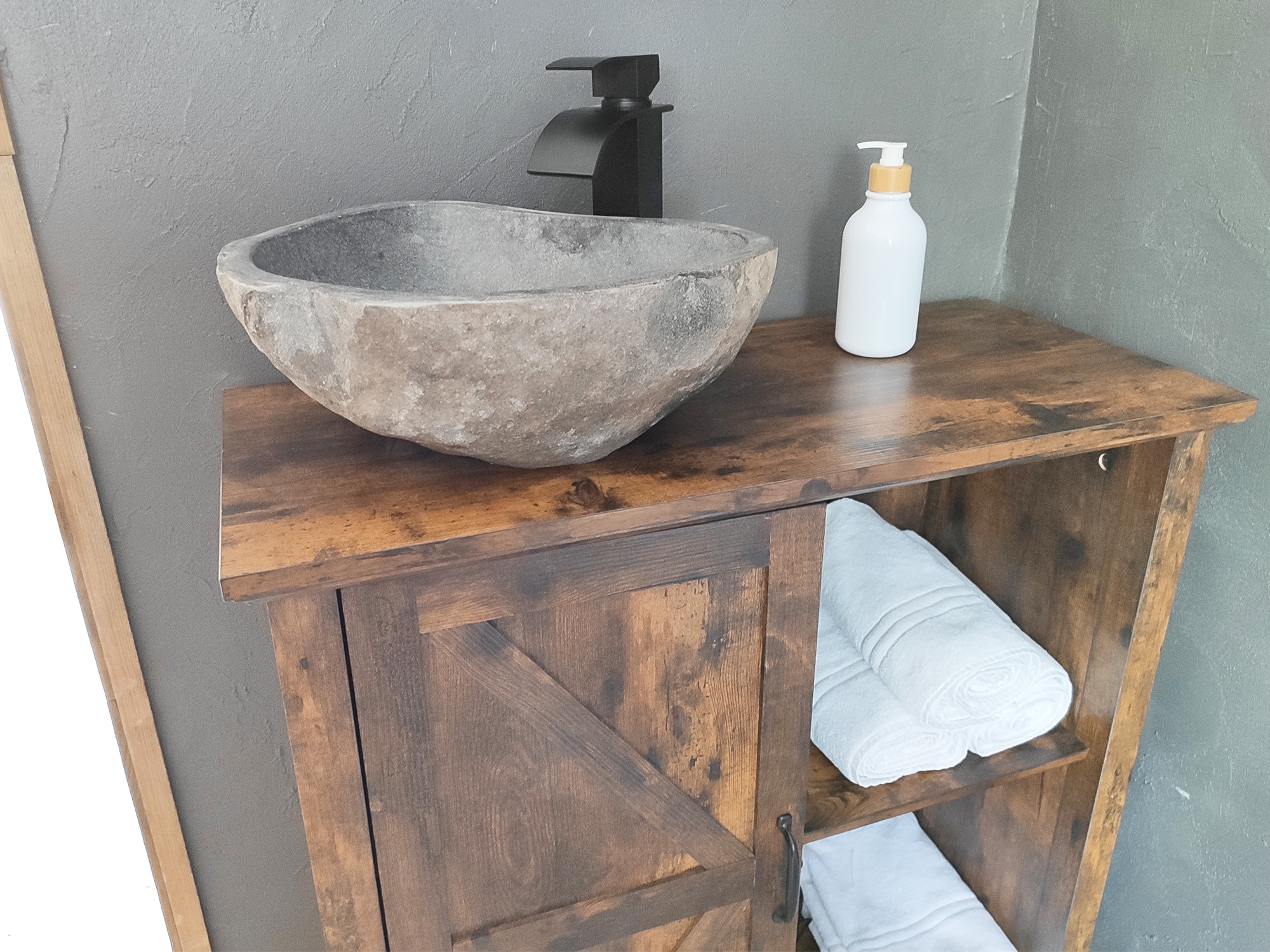 Cocoon Bali & Jacuzzi — Cabane sur pilotis avec spa à Gard à Saint-Jean-du-Gard — cuisine