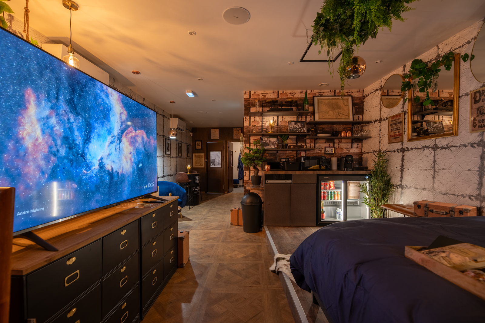 Prohibition - Love, Atypique room & Spa & Sauna — Chambre à thème avec spa à Indre à Châteauroux — cuisine