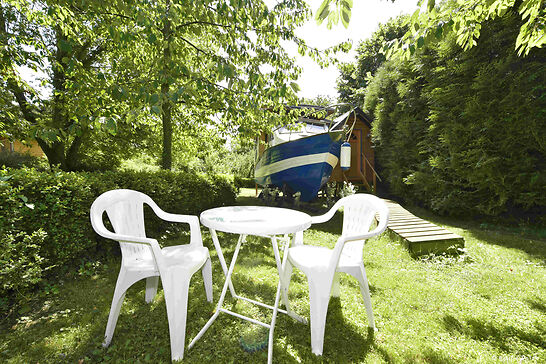 Le Domi — Nuit romantique sur une péniche à Aisne à Laon — chambre